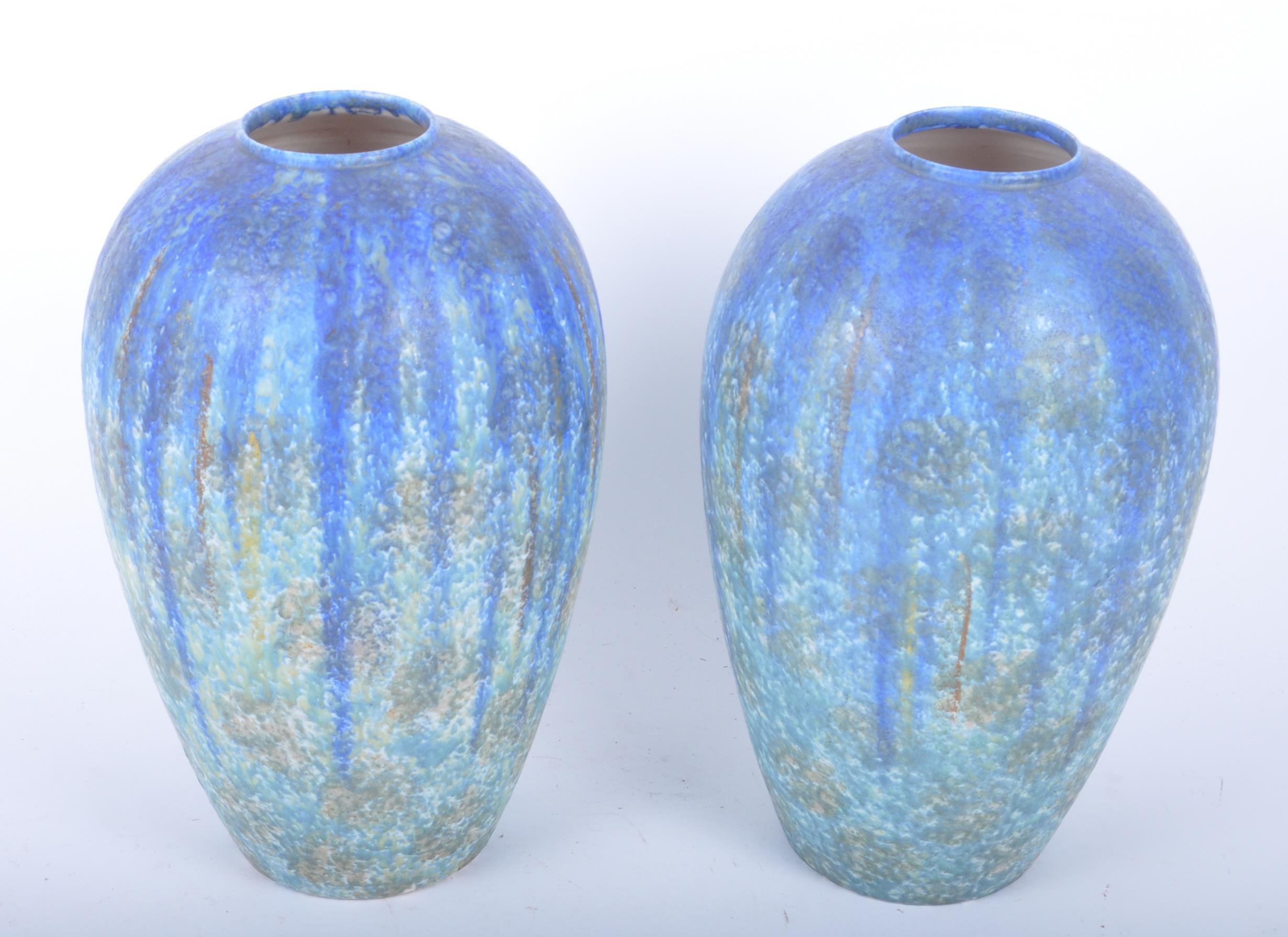 PAIR OF BRETBY BARNSTAPLE STUDIO ART POTTERY VASES - Bild 4 aus 7