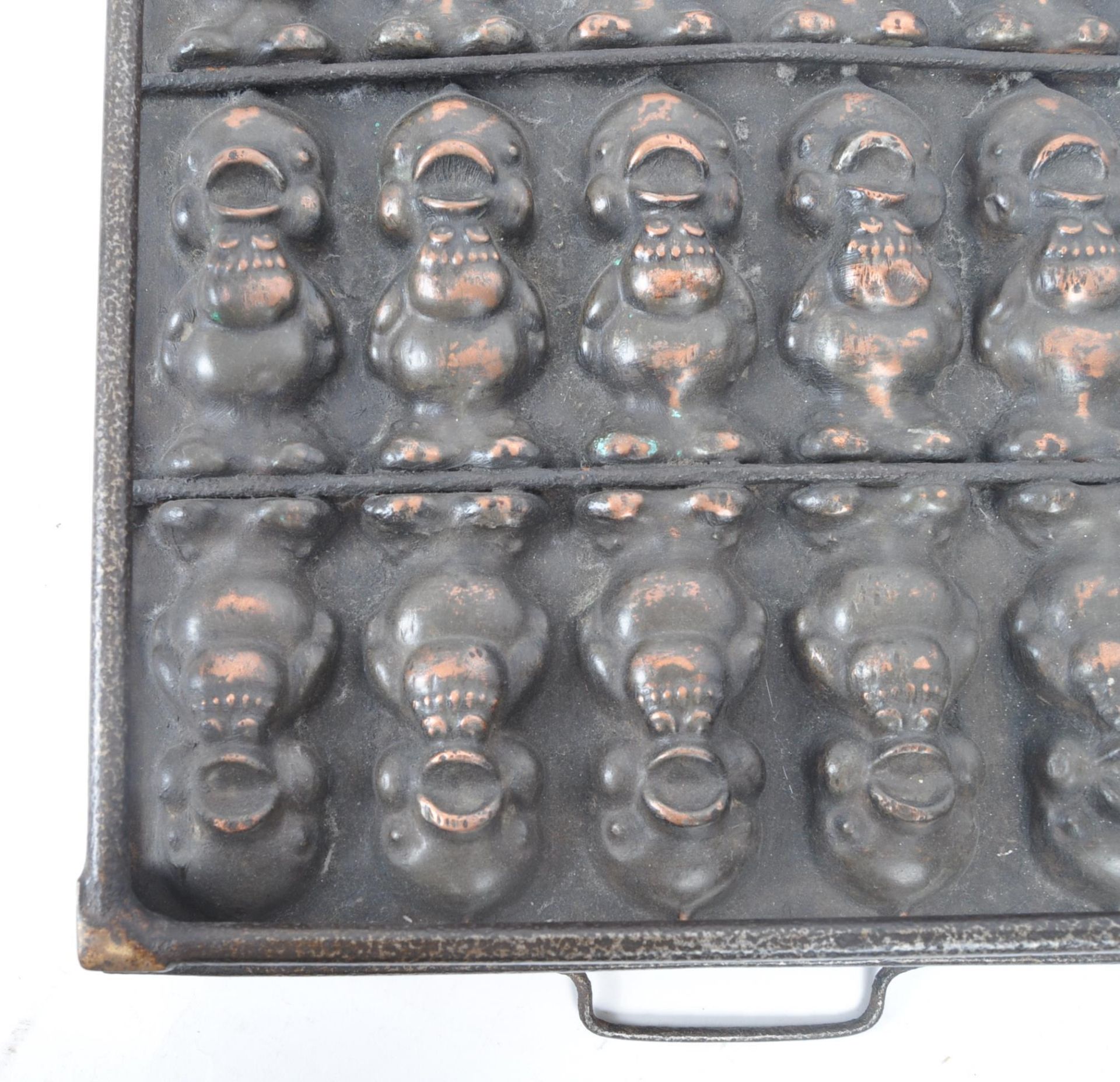 VINTAGE EASTER CHICK COPPER & IRON CHOCOLATE MOULD - Image 3 of 5