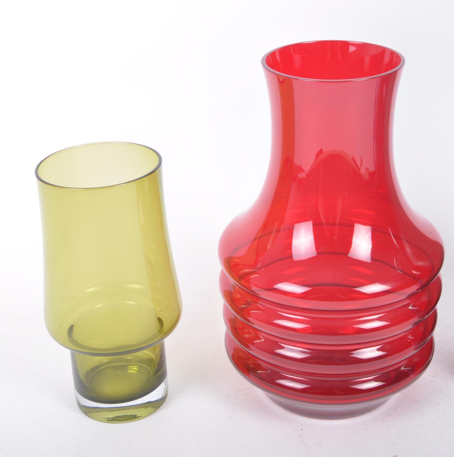 RIIHIMAKI - FOUR VINTAGE MIDCENTURY FINNISH ART GLASS VASES - Image 4 of 5