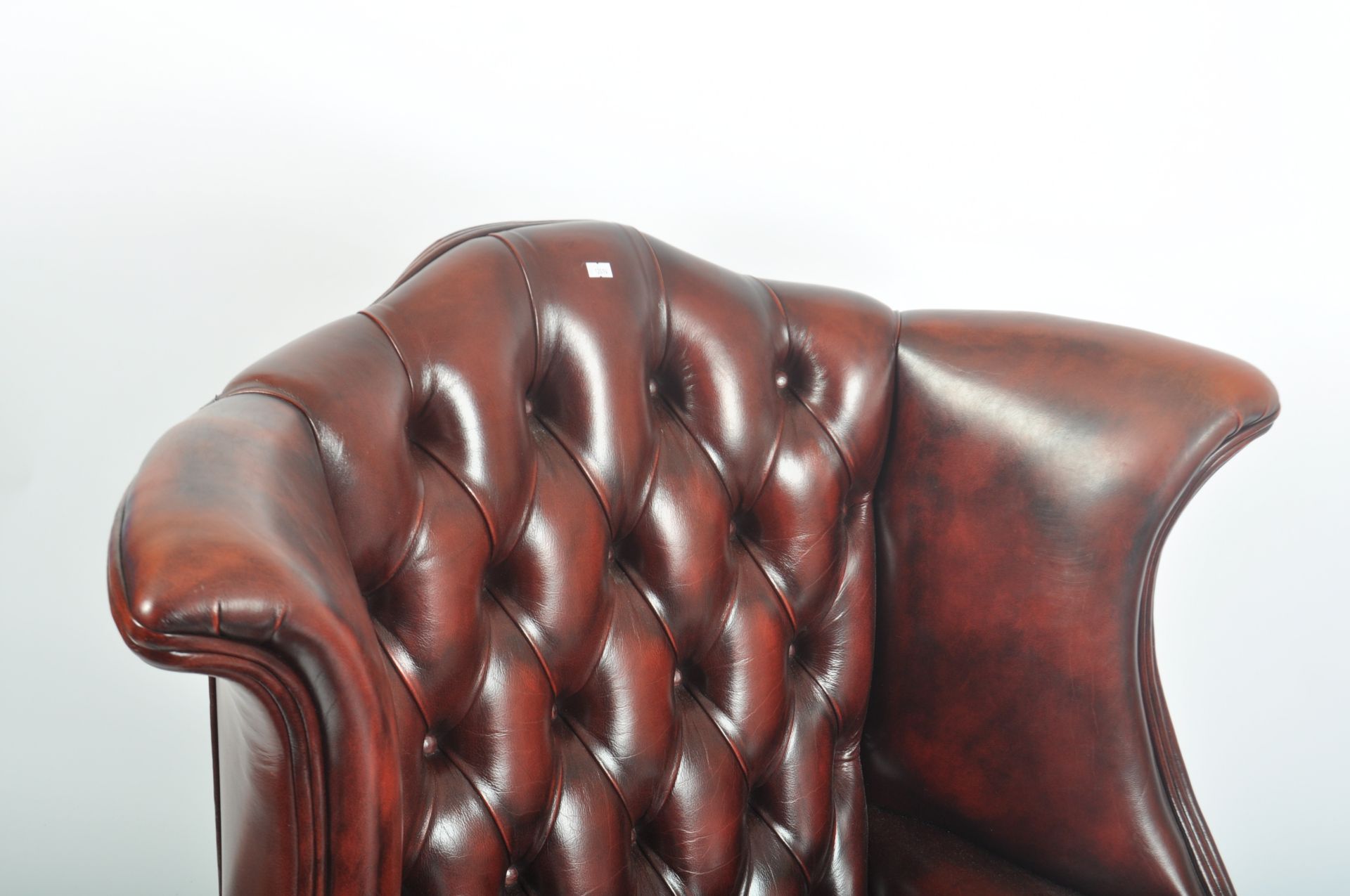 VINTAGE CHESTERFIELD QUEEN ANNE STYLE WINGBACK ARMCHAIR - Image 2 of 7