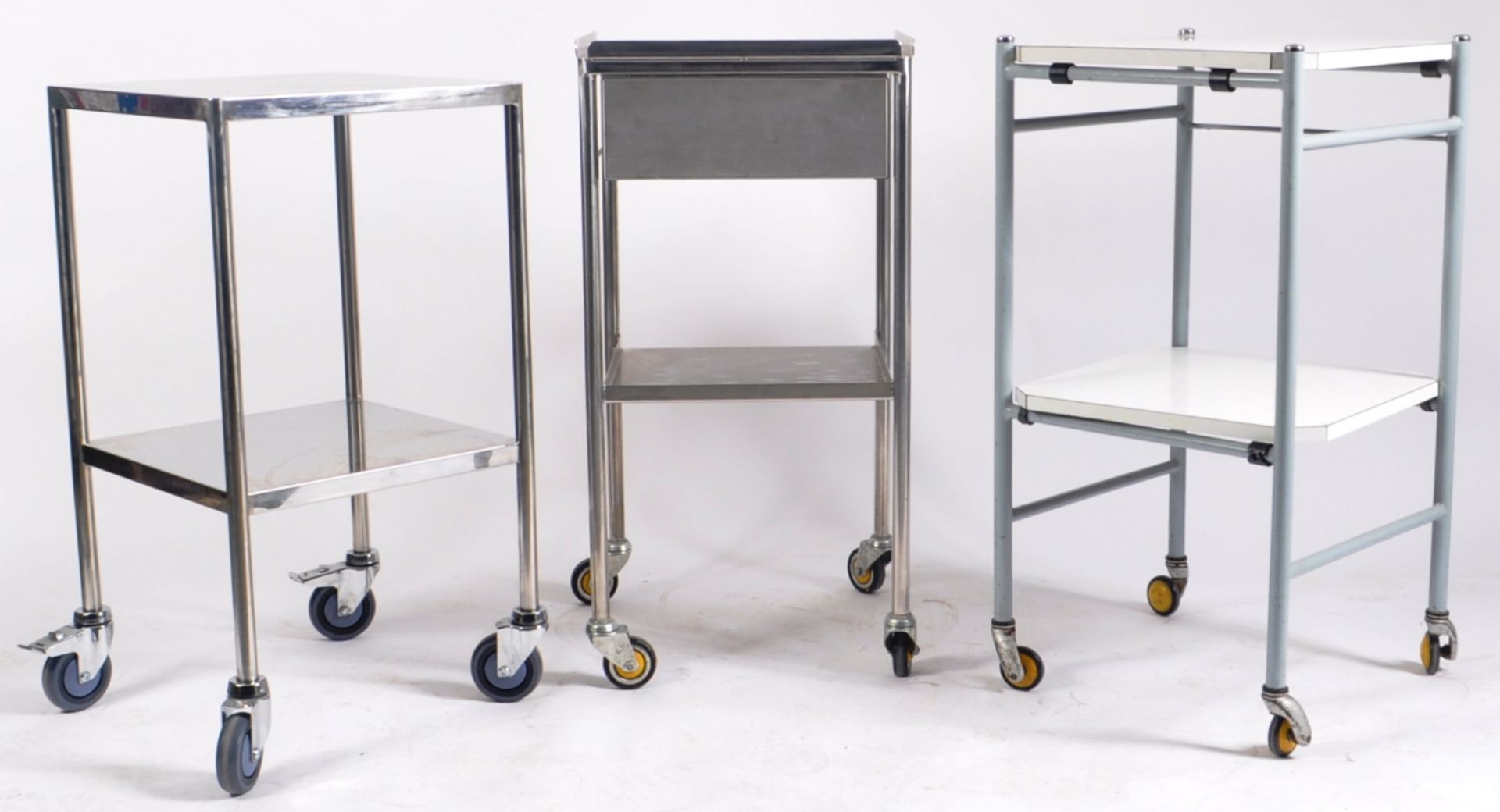SELECTION OF CONTEMPORARY MEDICAL TWO TIER TROLLEYS - Bild 12 aus 12