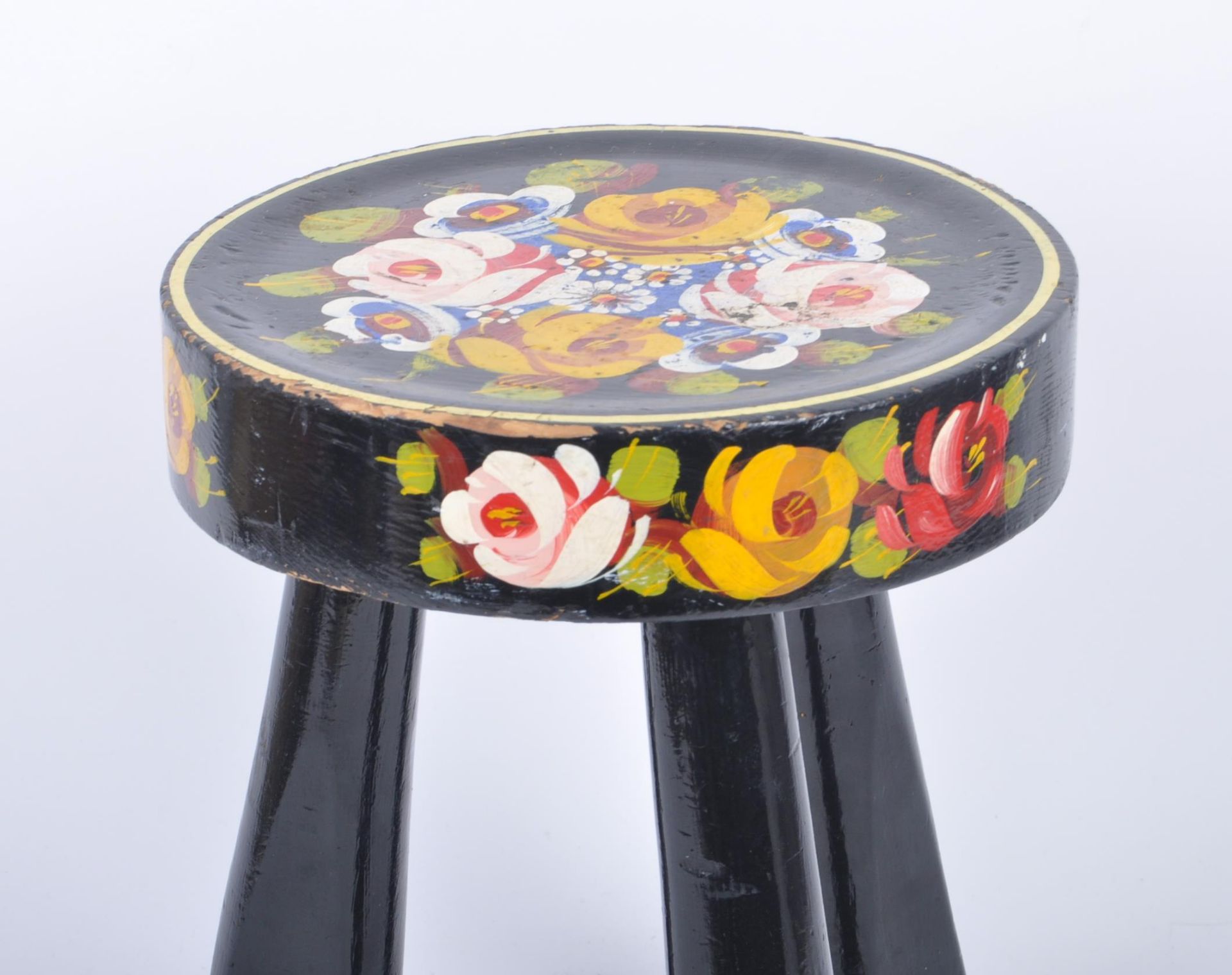 20TH CENTURY BARGE WARE STYLE PAINTED WOOD LOW STOOL - Image 3 of 8