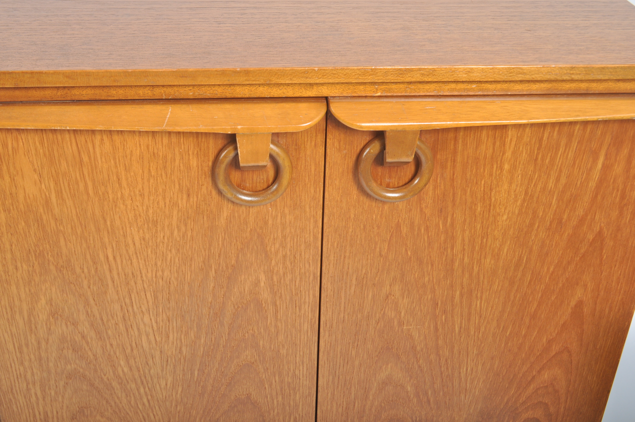 BEAUTILITY - RETRO CIRCA 1970s TEAK SIDEBOARD - Bild 2 aus 9