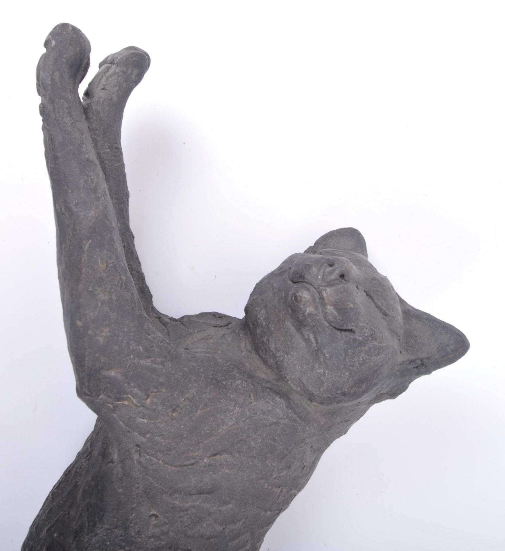 SUZIE MARSH - MAXIM STRETCHING - CONTEMPORARY CAT SCULPTURE - Bild 3 aus 8