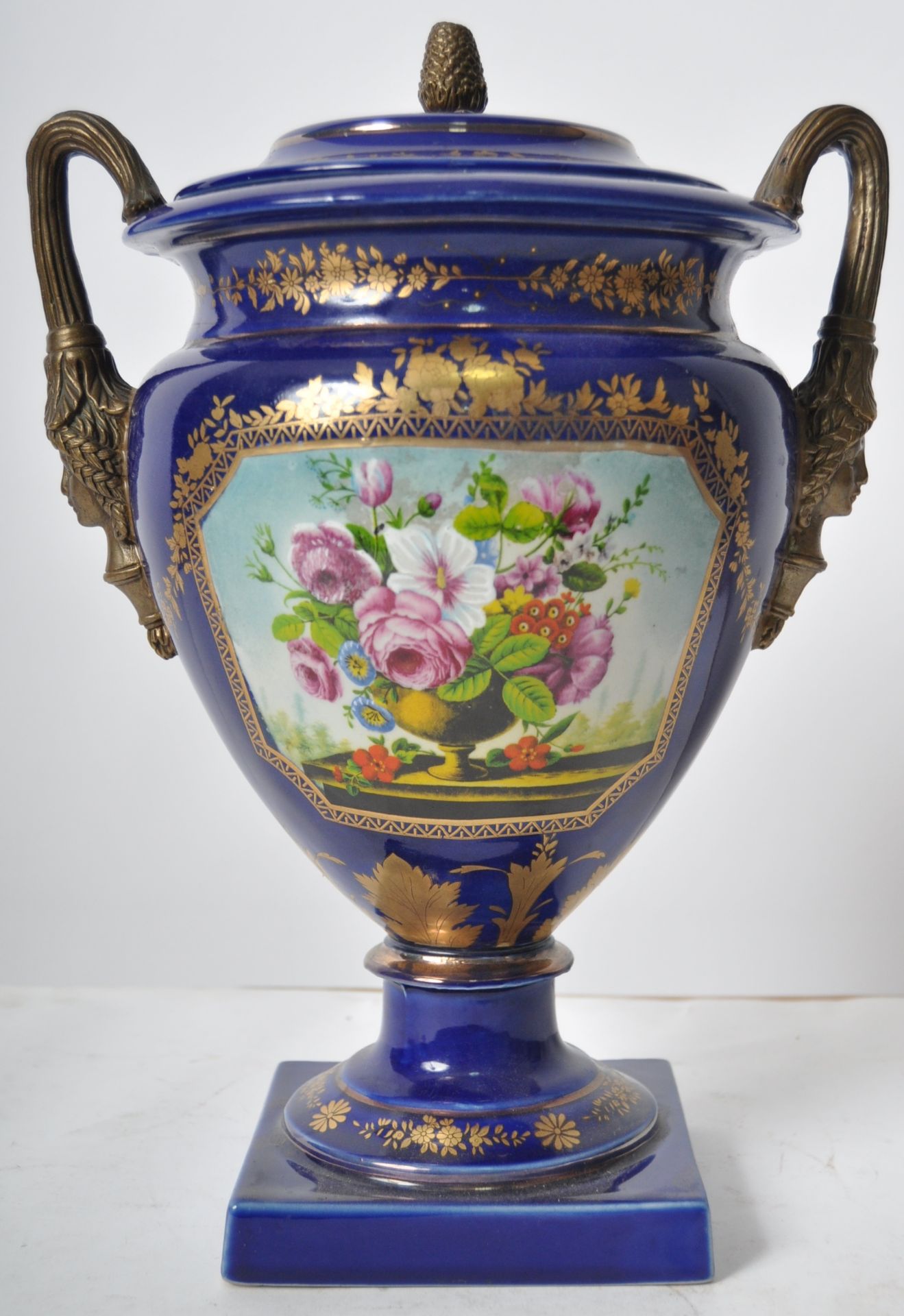 EARLY 20TH CENTURY PORCELAIN LIDDED URN - Image 6 of 11