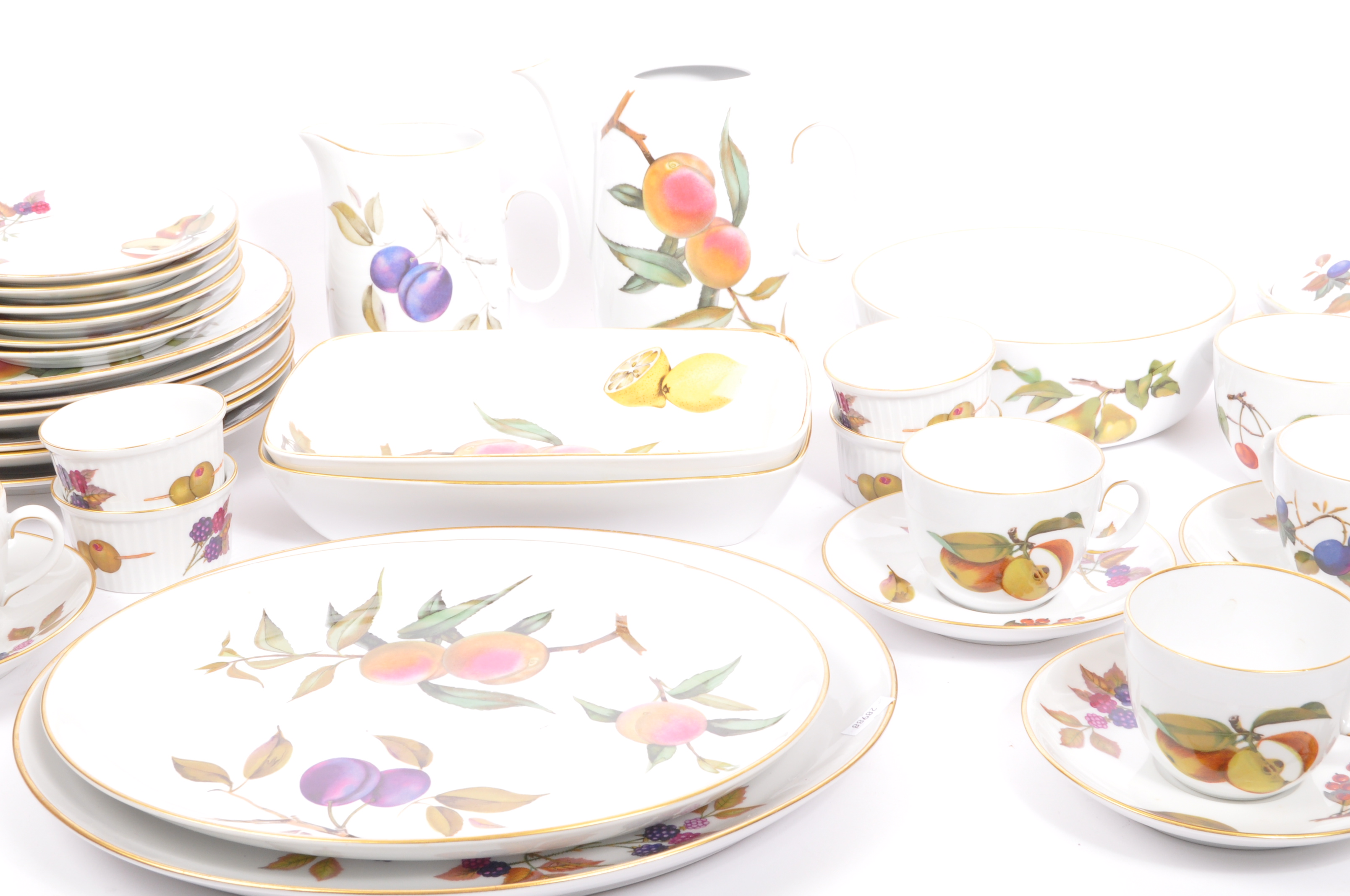 A LATE 20TH CENTURY ROYAL WORCESTER EVESHAM DINNER SERVICE - Bild 3 aus 8