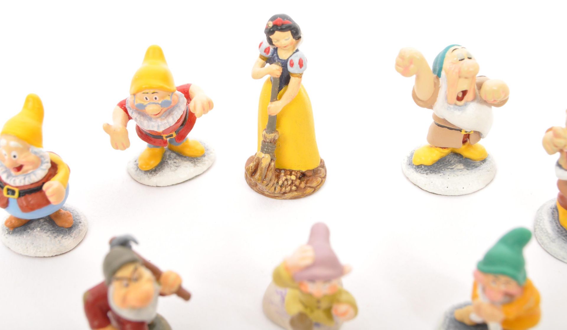 CLASSICS WALT DISNEY COLLECTION - ENCHANTED PLACE - STATUES - Image 3 of 9