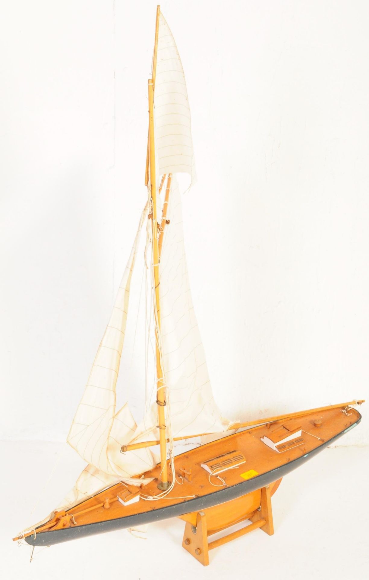 20TH CENTURY WOODEN SCRATCH BUILT MODEL BOAT - Image 2 of 5