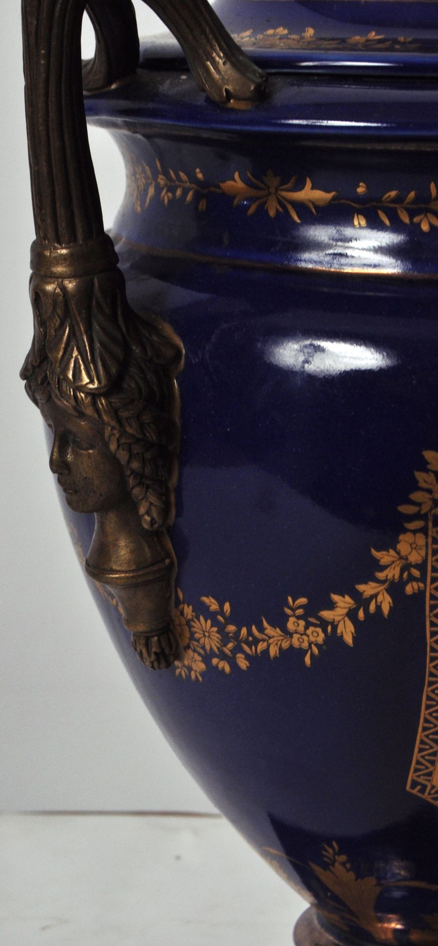 EARLY 20TH CENTURY PORCELAIN LIDDED URN - Image 7 of 11