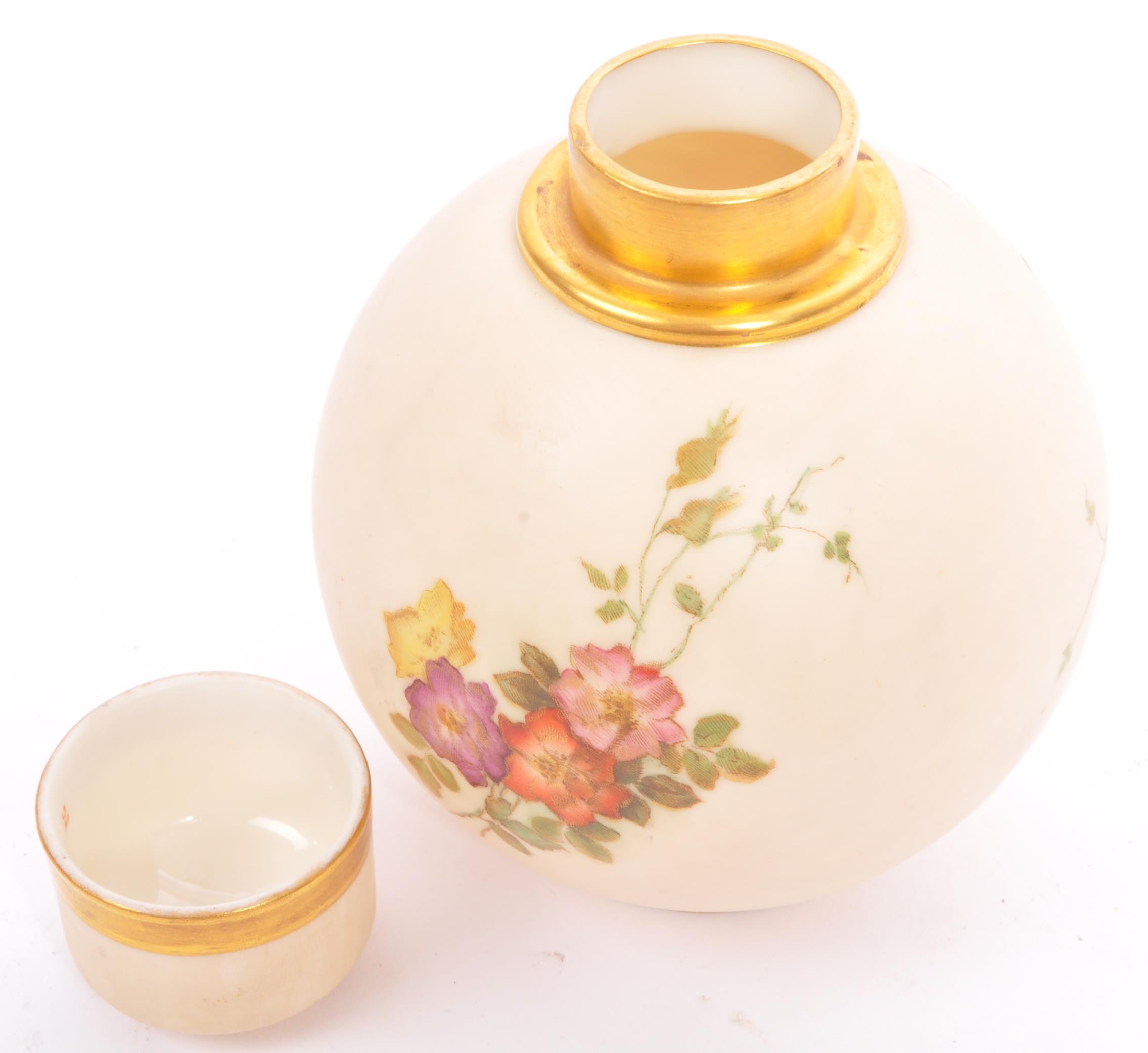 19TH CENTURY ROYAL WORCESTER IVORY BLUSH LIDDED VASE - Bild 4 aus 5