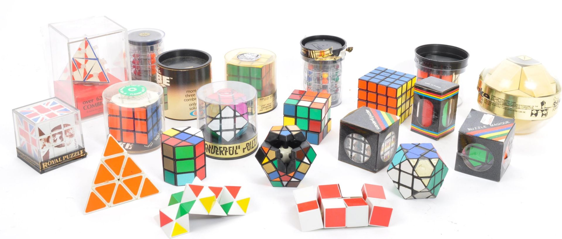 COLLECTION OF LATE 20TH CENTURY RUBIK'S CUBE & OTHER PUZZLES