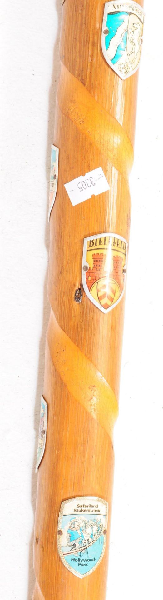 VINTAGE 20TH CENTURY GERMAN CARVED WALKING STICK - Image 4 of 6