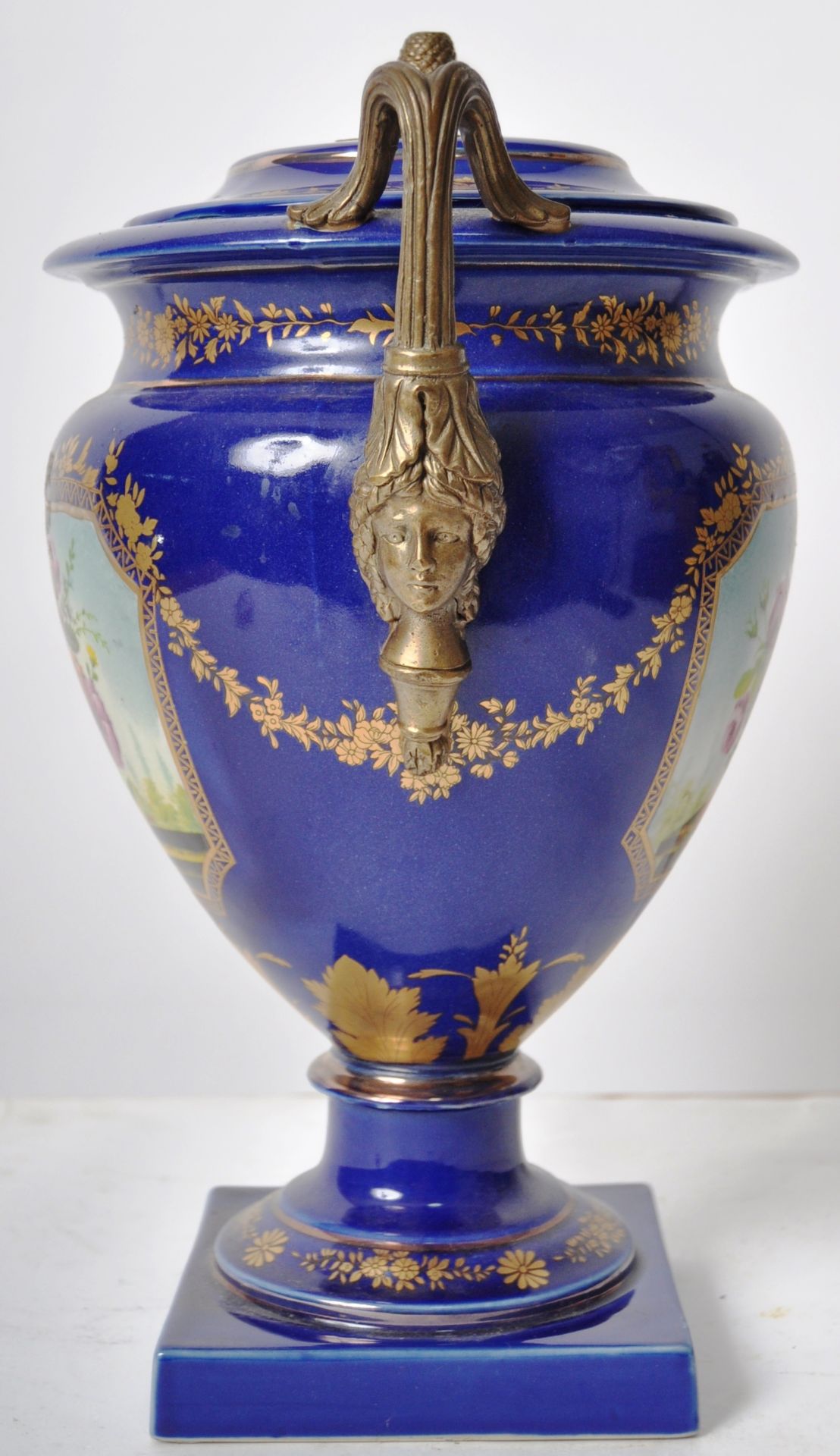 EARLY 20TH CENTURY PORCELAIN LIDDED URN - Image 5 of 11