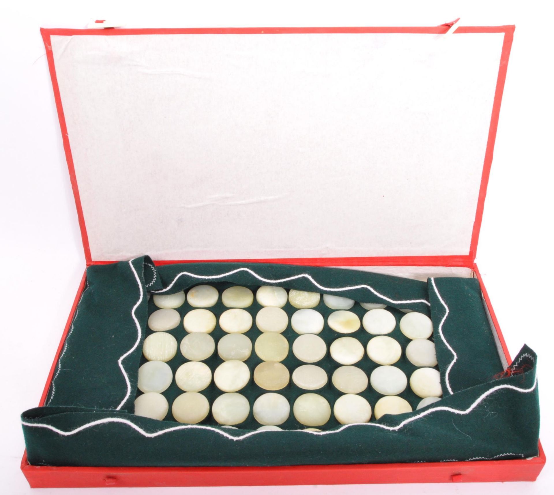 COLLECTION OF CHINESE HOMEOPATHIC NEPHRITE JADE DISCS - Bild 5 aus 5