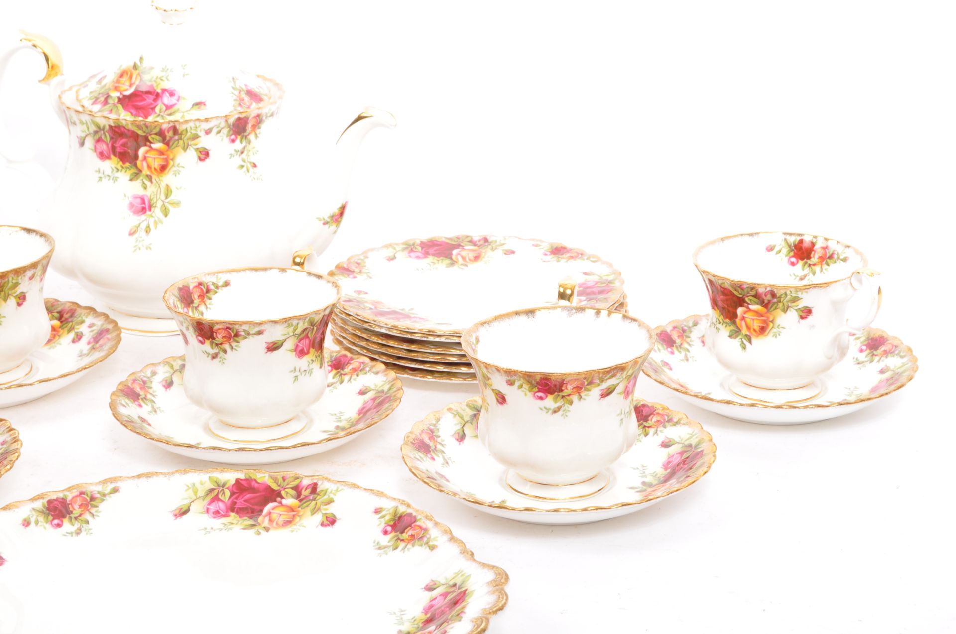 VINTAGE ROYAL ALBERT OLD COUNTRY ROSES 6 PIECE TEA SET - Image 3 of 8