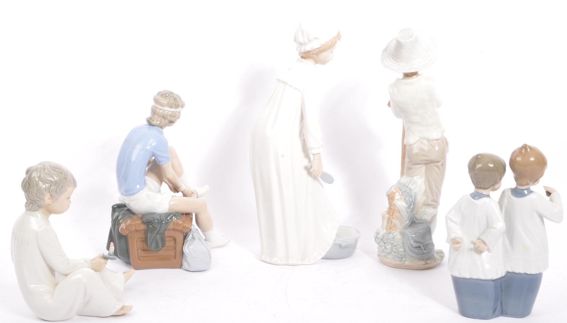 COLLECTION FIVE NAO SPANISH PORCELAIN FIGURES - Image 2 of 5