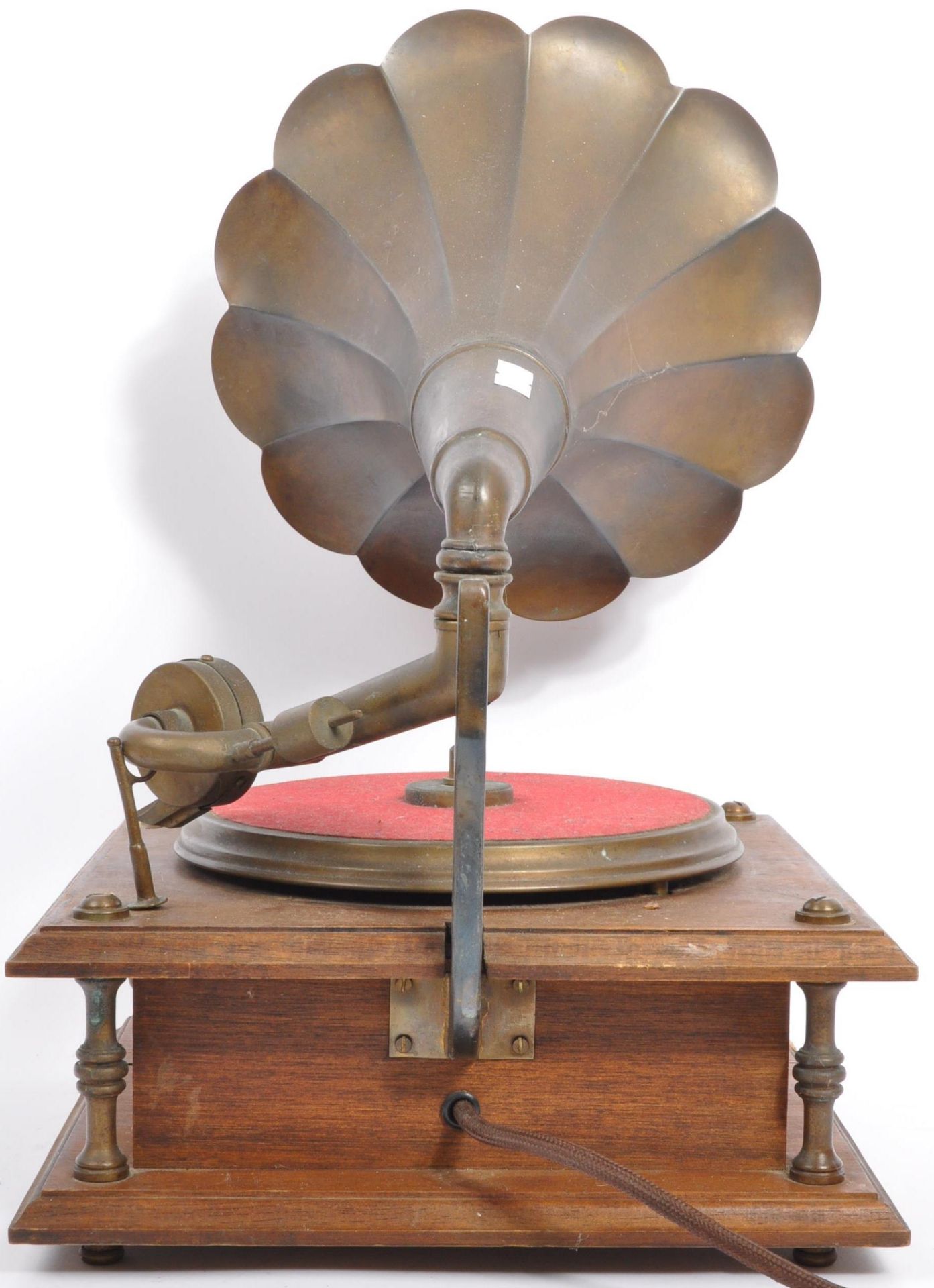 A VINTAGE REPRODUCTION RECORD PLAYER TURNTABLE GRAMOPHONE - Bild 3 aus 8