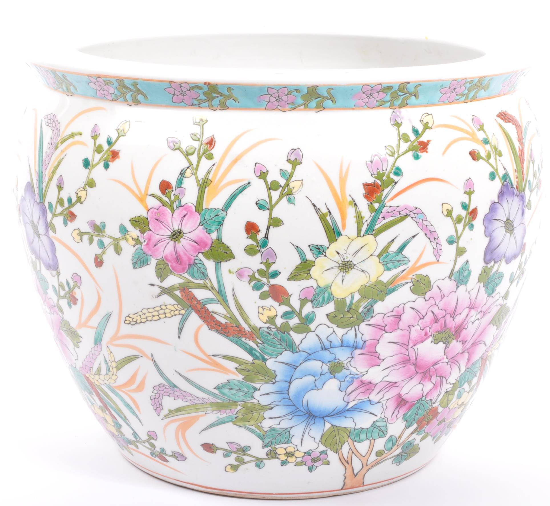 EARLY 20TH CENTURY CHINESE HAND PAINTED FLORAL PLANTER