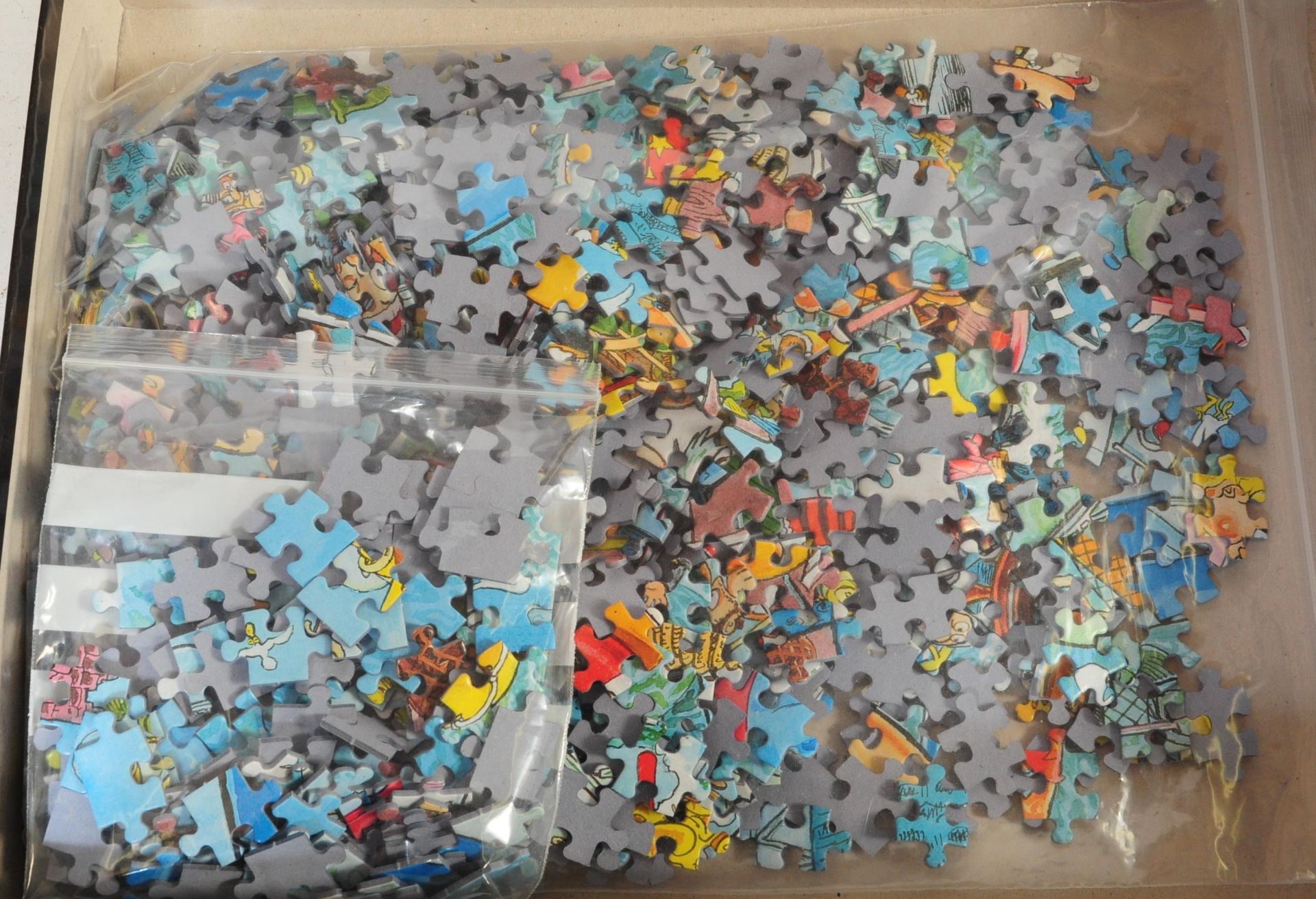 LARGE COLLECTION OF NOS & UNDEALED FALCON & JUMBO JIGSAWS - Bild 4 aus 4
