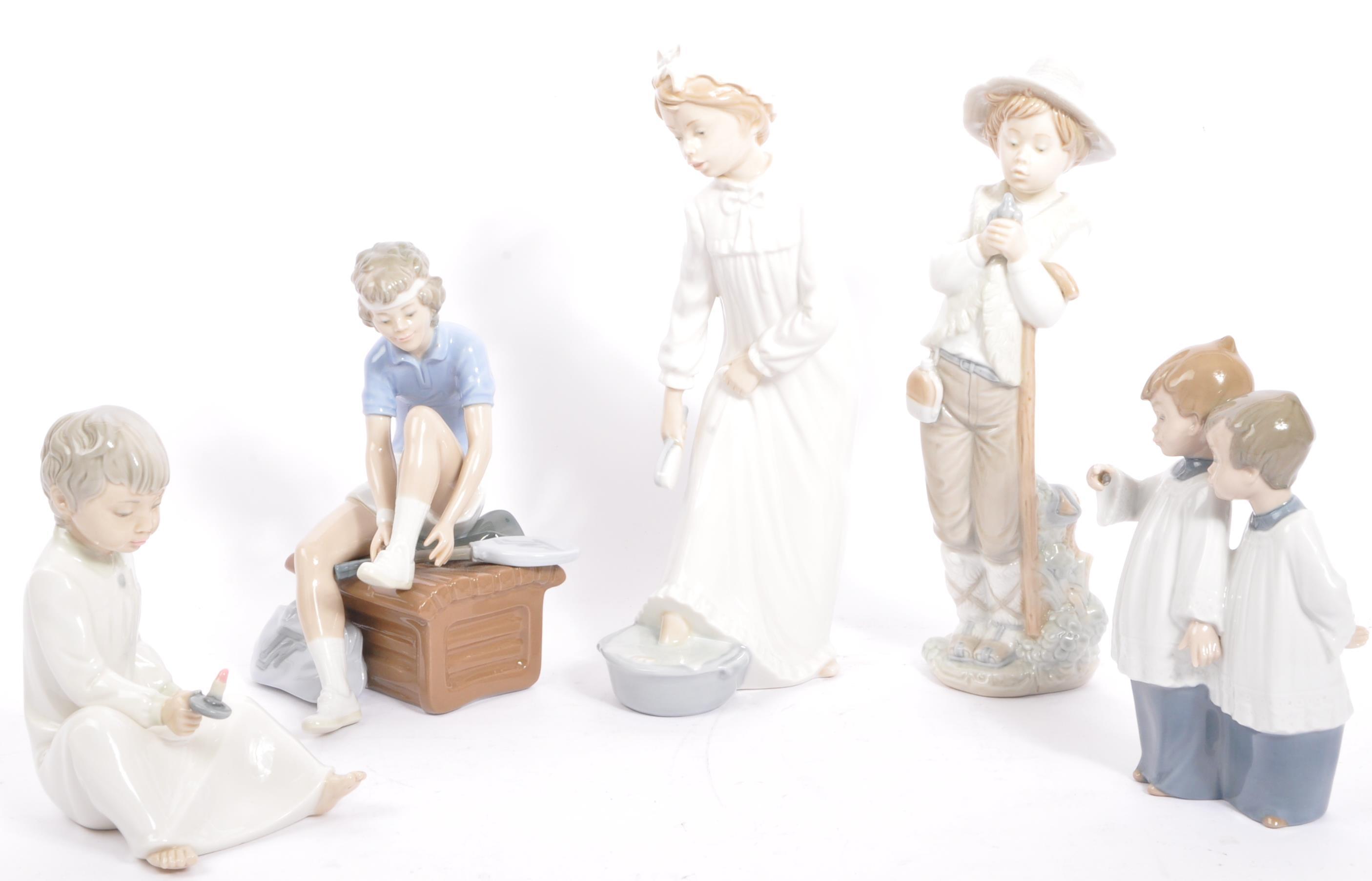 COLLECTION FIVE NAO SPANISH PORCELAIN FIGURES