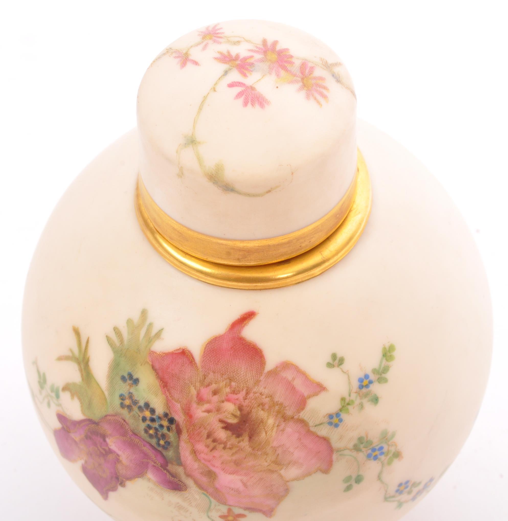 19TH CENTURY ROYAL WORCESTER IVORY BLUSH LIDDED VASE - Bild 2 aus 5