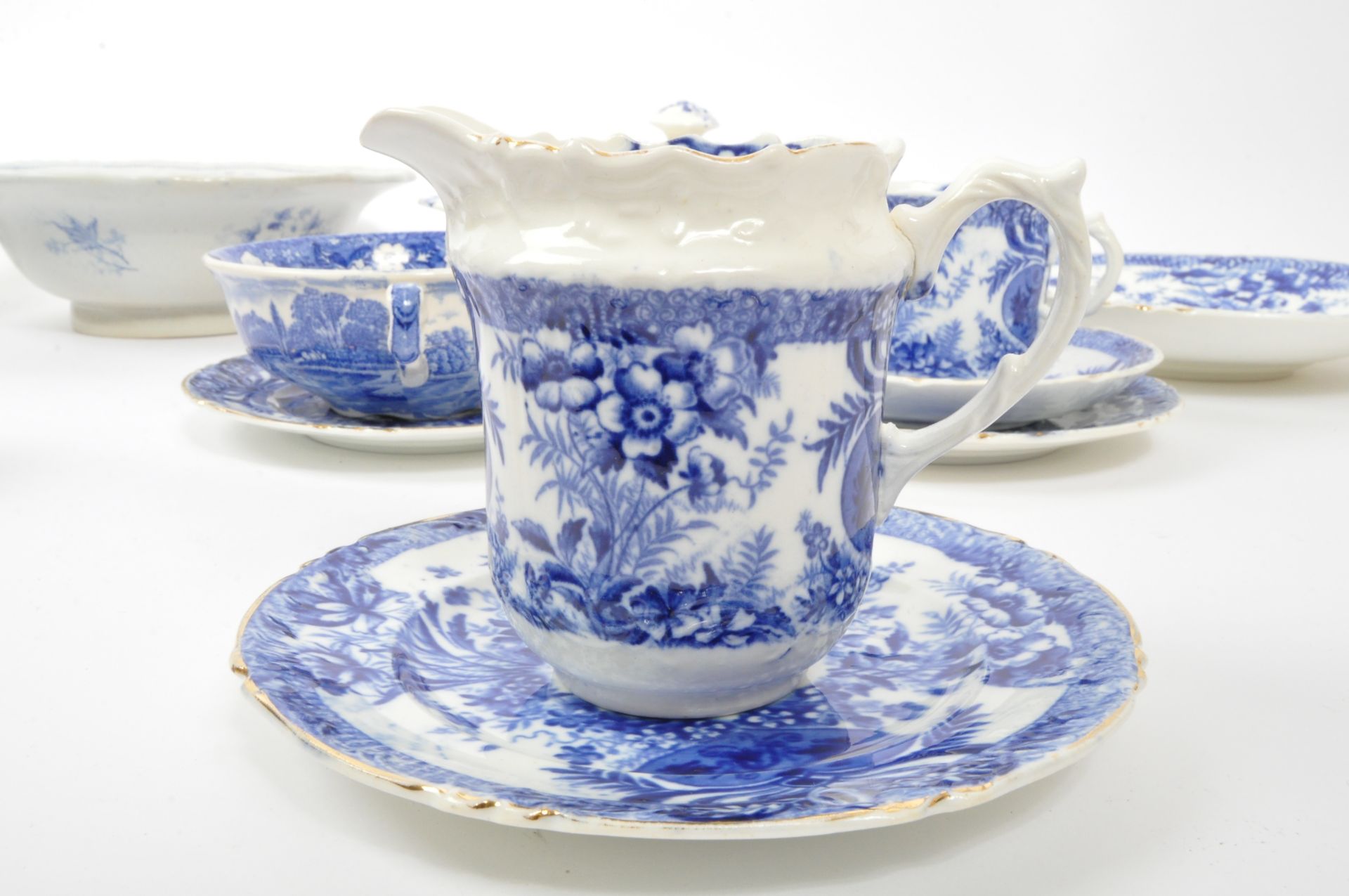 COLLECTION OF 19TH CENTURY BLUE & WHITE CHINA - Image 4 of 9