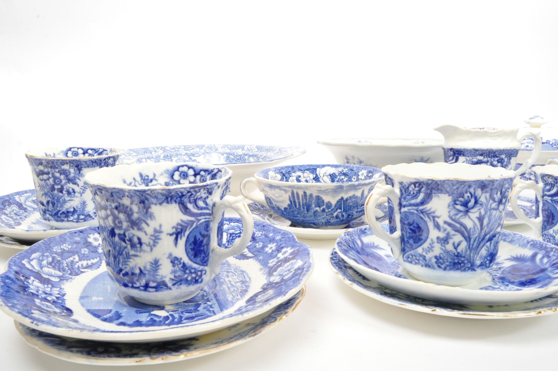 COLLECTION OF 19TH CENTURY BLUE & WHITE CHINA - Image 3 of 9