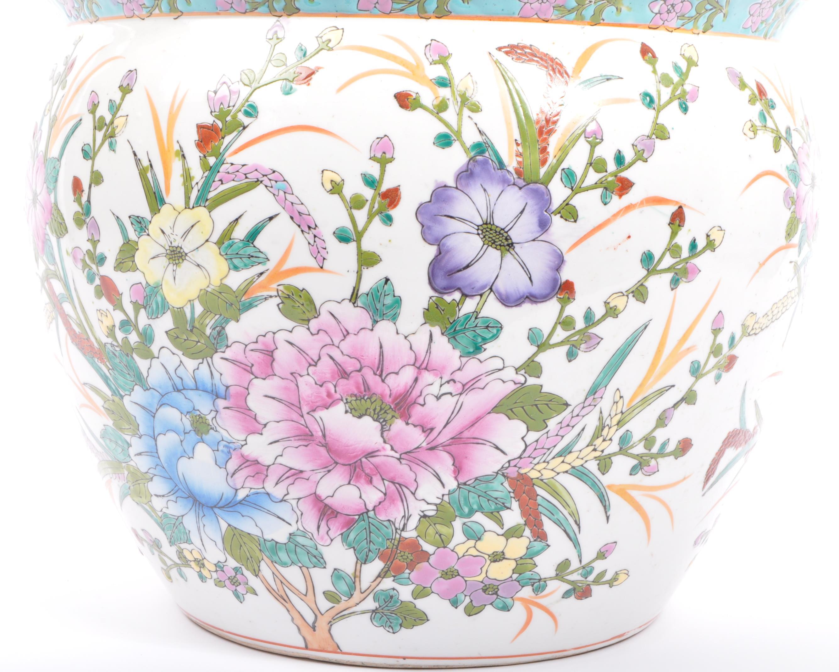 EARLY 20TH CENTURY CHINESE HAND PAINTED FLORAL PLANTER - Image 4 of 5