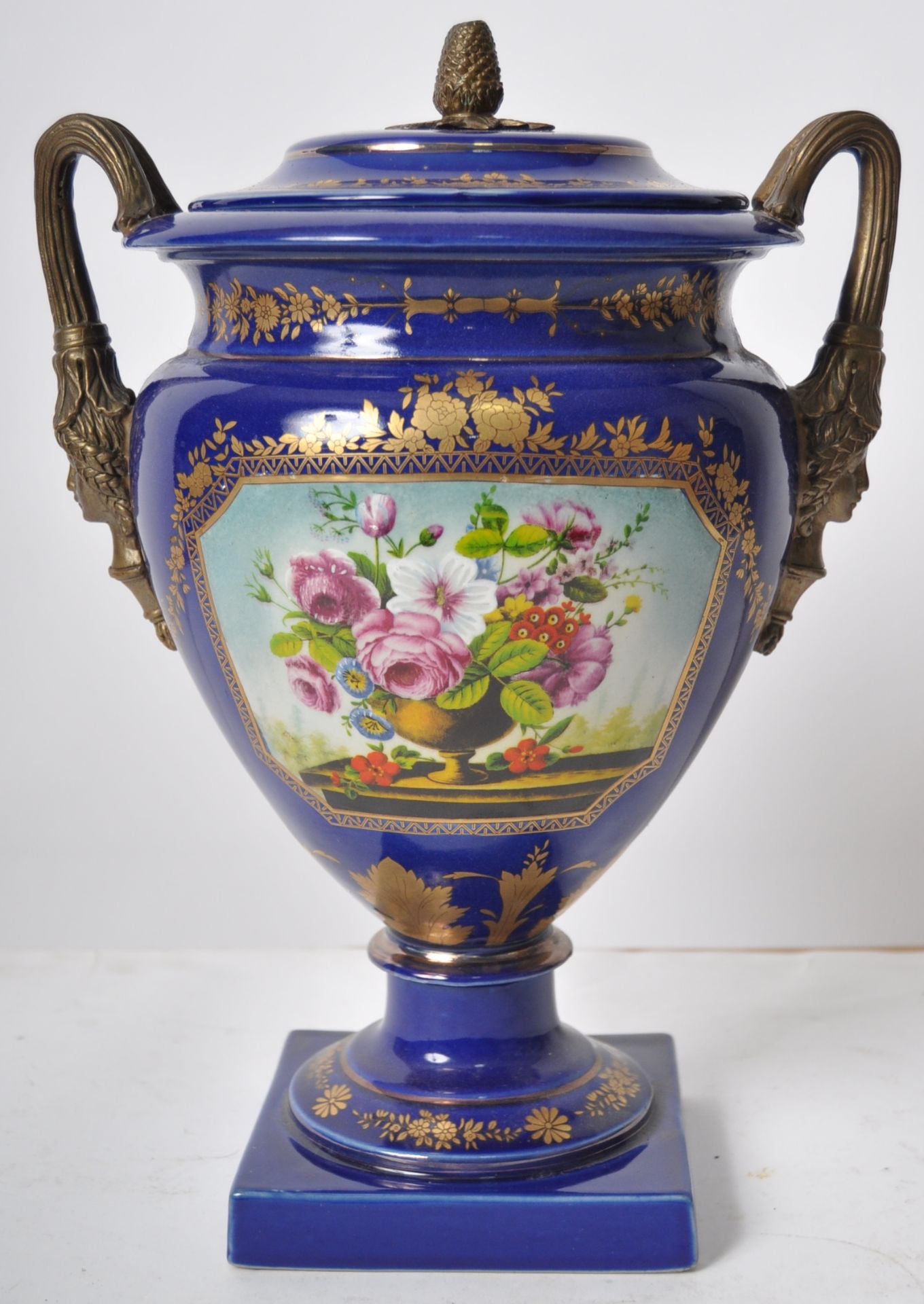 EARLY 20TH CENTURY PORCELAIN LIDDED URN - Image 2 of 11