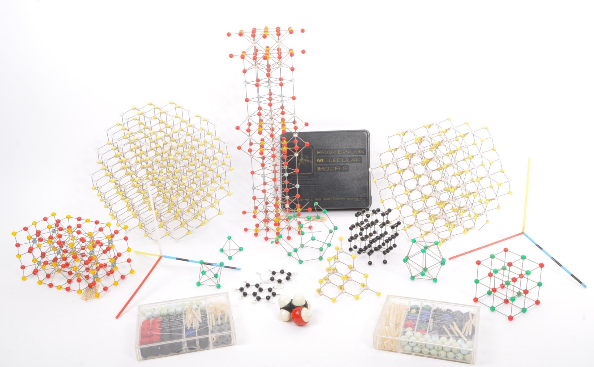 COLLECTION OF VINTAGE STRUCTURAL MOLECULAR MODELS