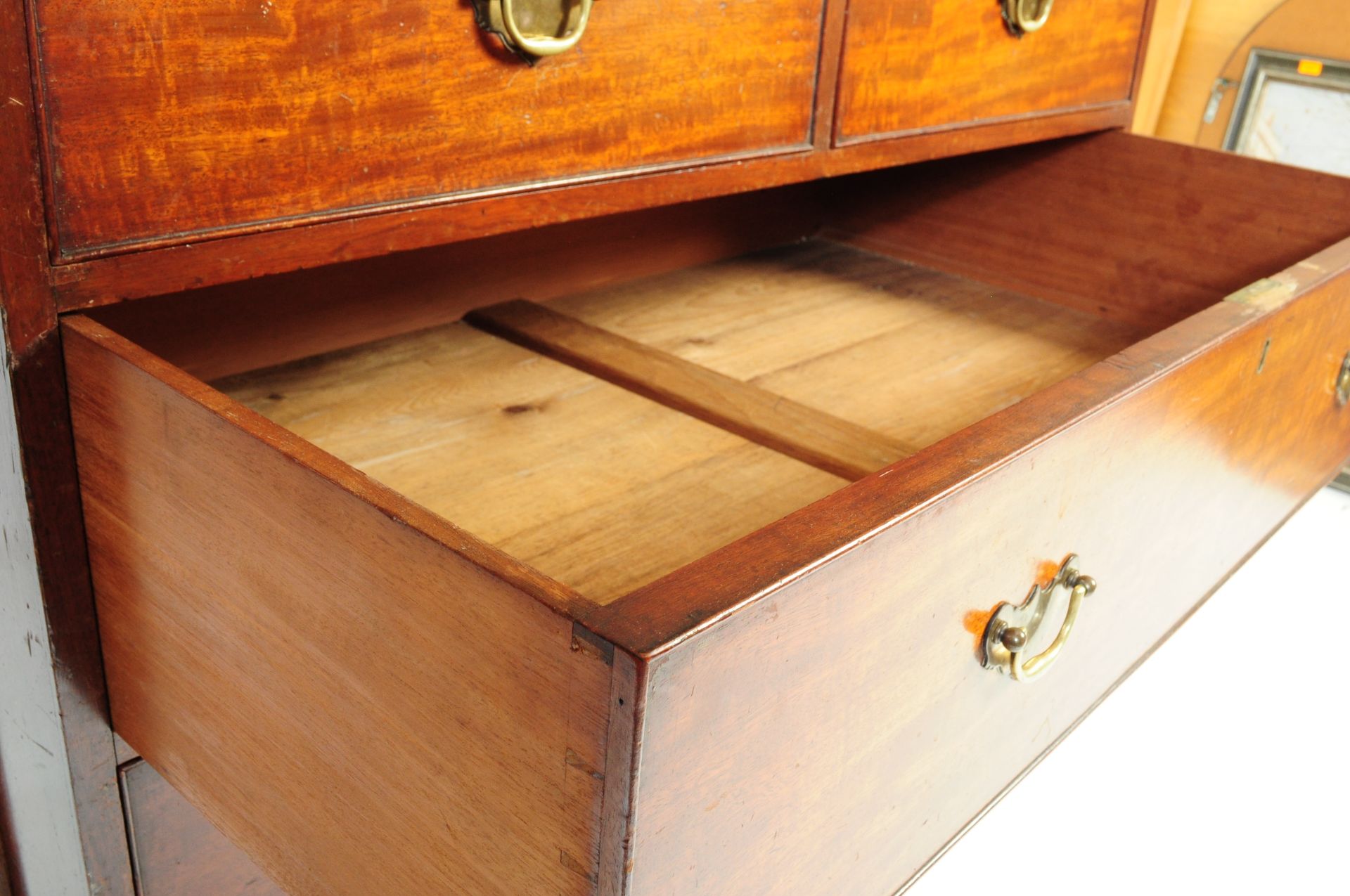 EDWARDIAN EARLY 20TH CENTURY MAHOGANY CHEST OF DRAWERS - Image 5 of 6