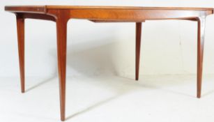 RETRO VINTAGE MID 20TH CENTURY ELM DINING TABLE