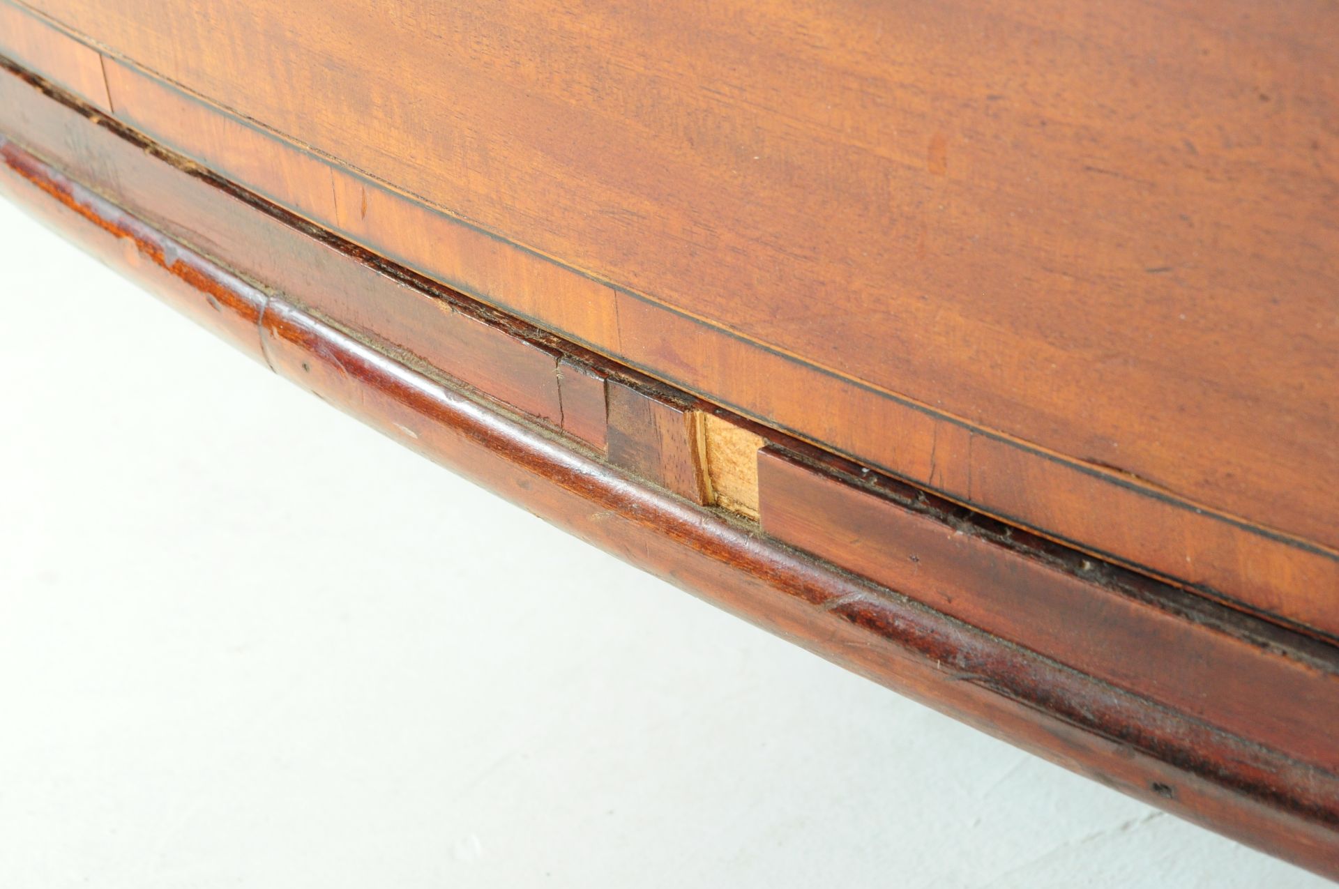 GEORGE III MAHOGANY INLAID BOW FRONT CHEST OF DRAWERS - Image 6 of 6