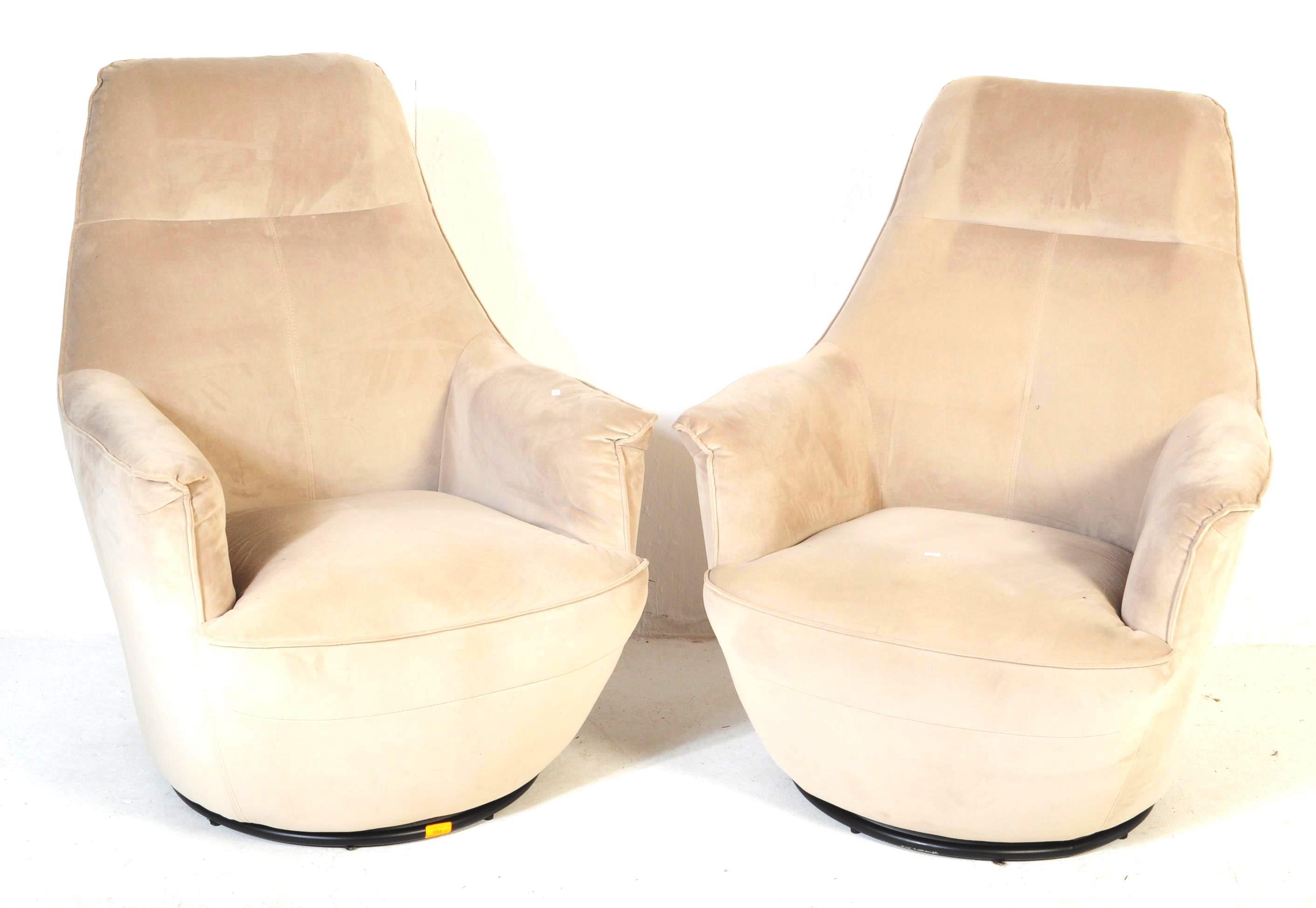 PAIR OF CONTEMPORARY VINTAGE STYLE SWIVEL ARMCHAIRS - Image 2 of 5