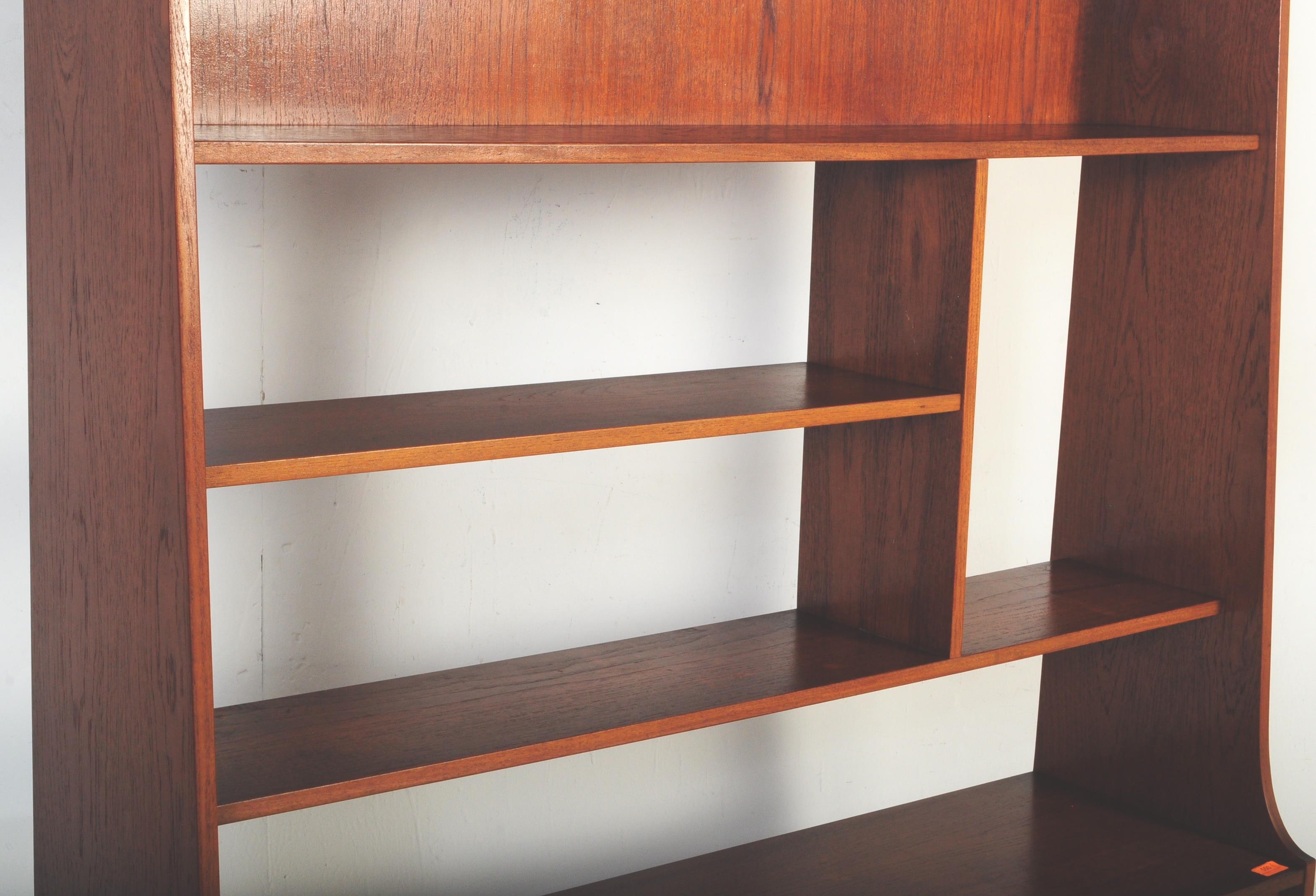 RETRO VINTAGE MID 20TH CENTURY TEAK SIDEBOARD / WALL UNIT - Image 5 of 5