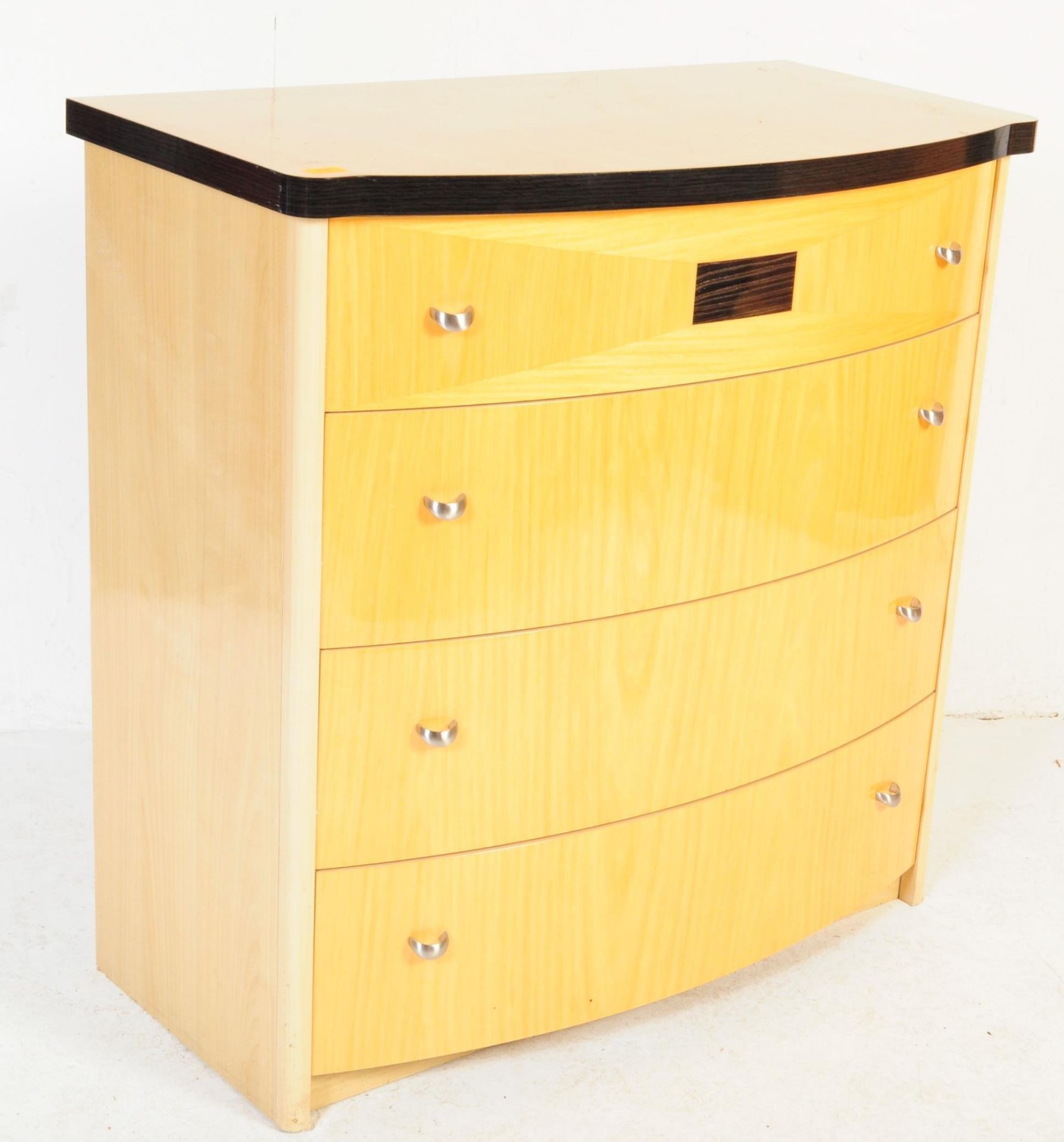 CONTEMPORARY VENEERED BOW FRONT CHEST OF DRAWERS - Bild 2 aus 6