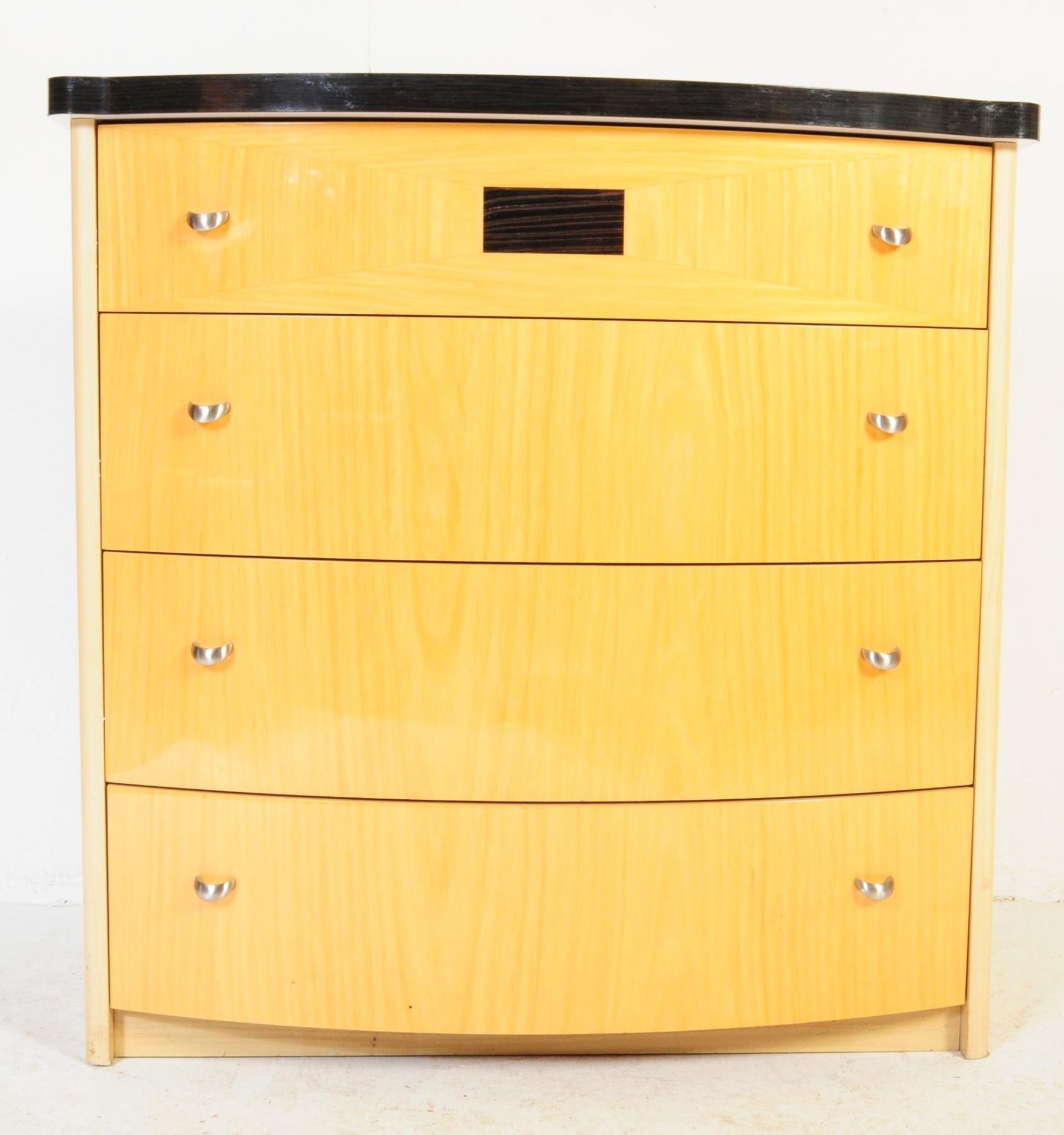 CONTEMPORARY VENEERED BOW FRONT CHEST OF DRAWERS - Bild 3 aus 6