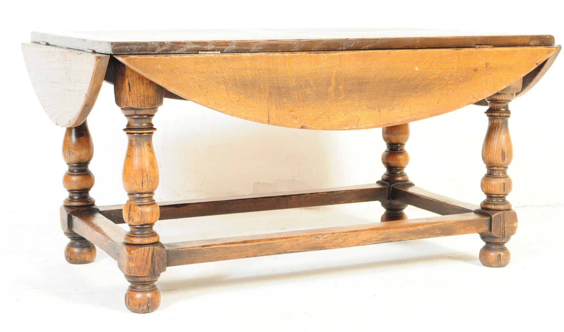 20TH CENTURY LINCOLN FURNITURE DROP LEAF COFFEE TABLE