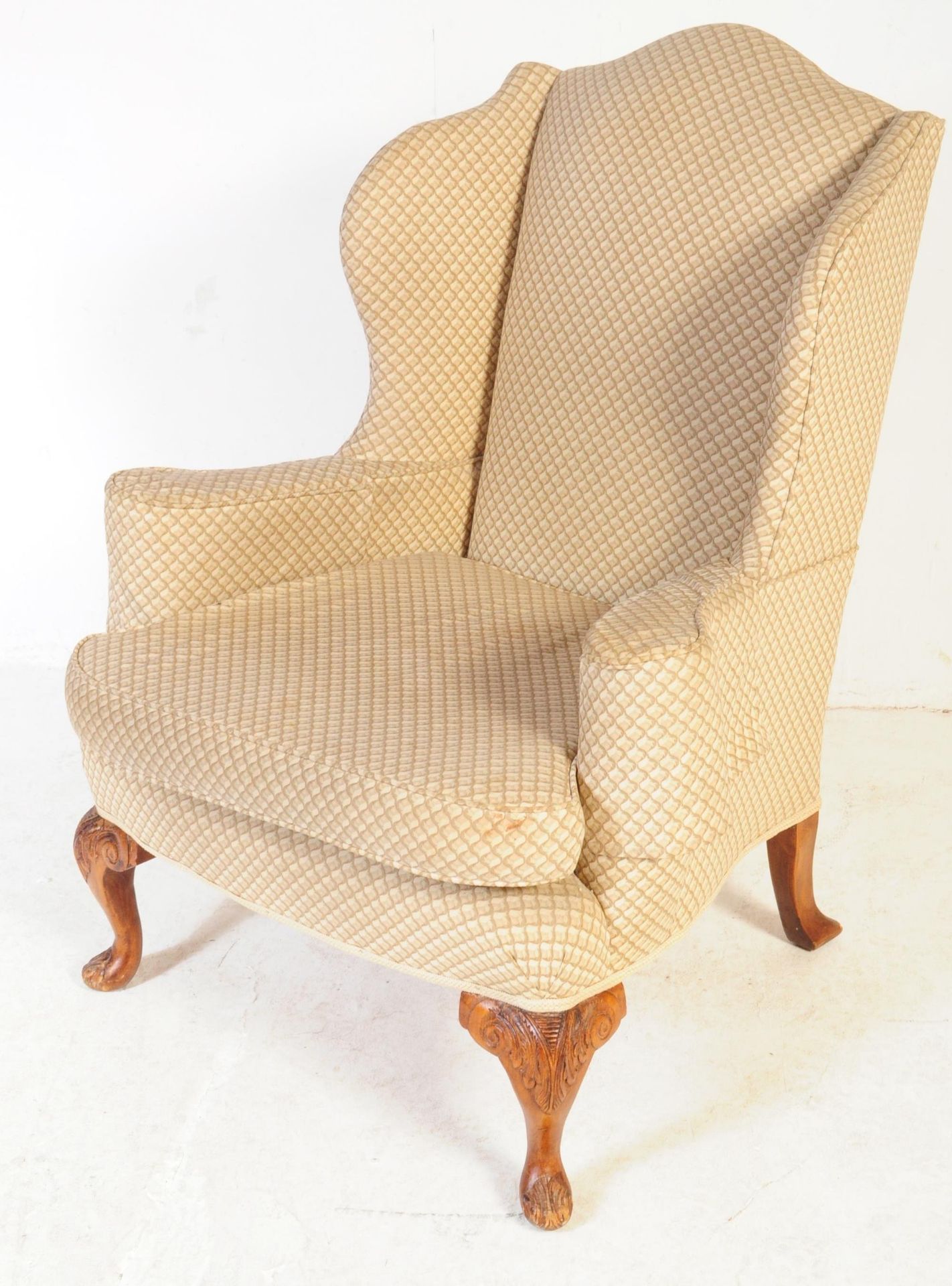 20TH CENTURY UPHOLSTERED WINGBACK ARMCHAIR - Image 2 of 6