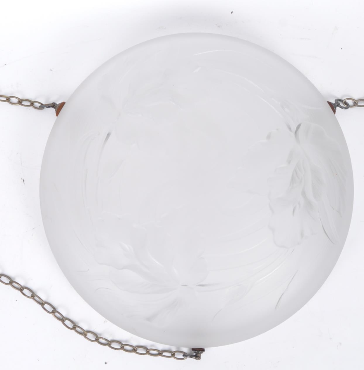 VINTAGE 20TH CENTURY FRENCH GLASS HANGING CEILING LIGHT - Image 5 of 9