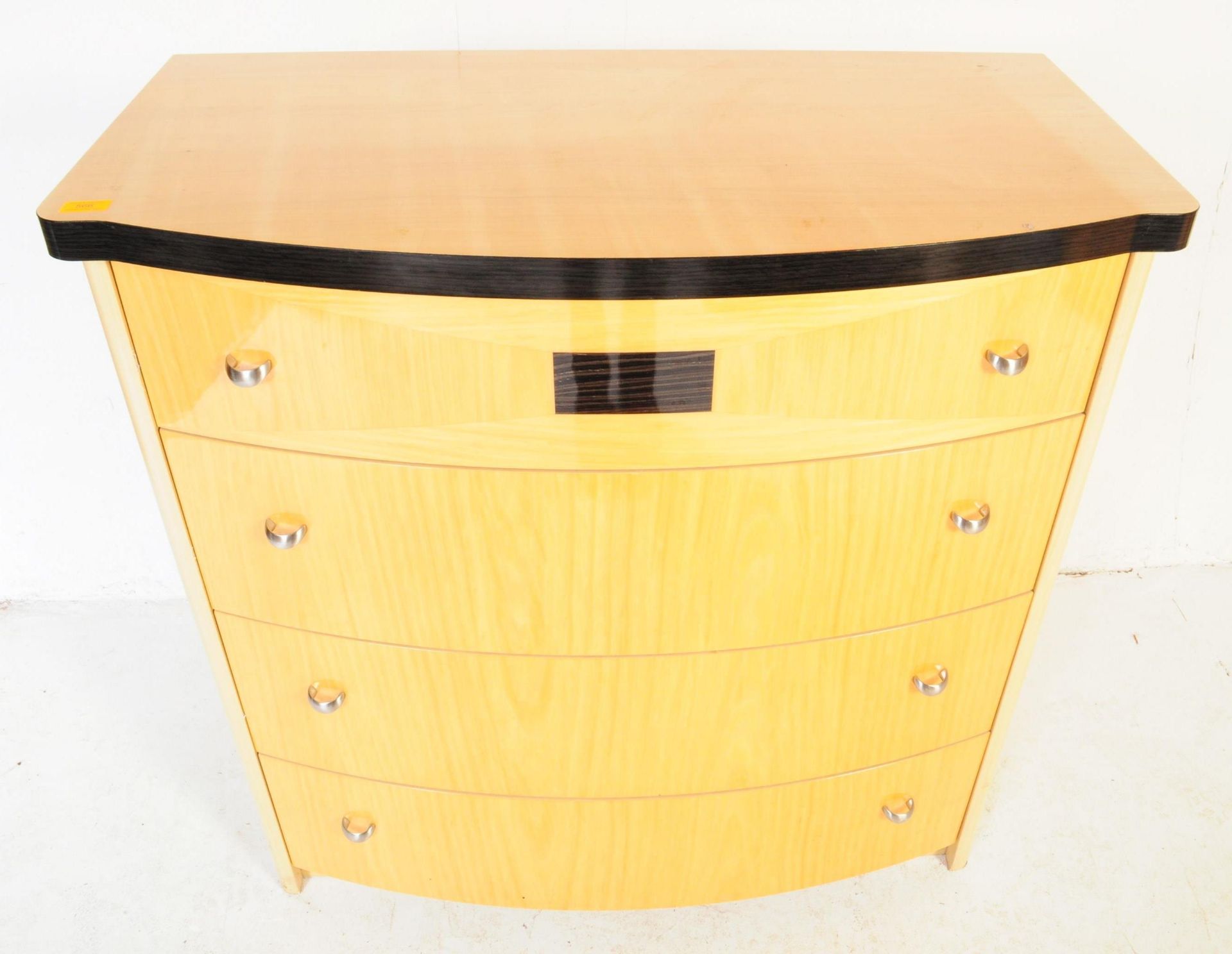 CONTEMPORARY VENEERED BOW FRONT CHEST OF DRAWERS - Bild 5 aus 6