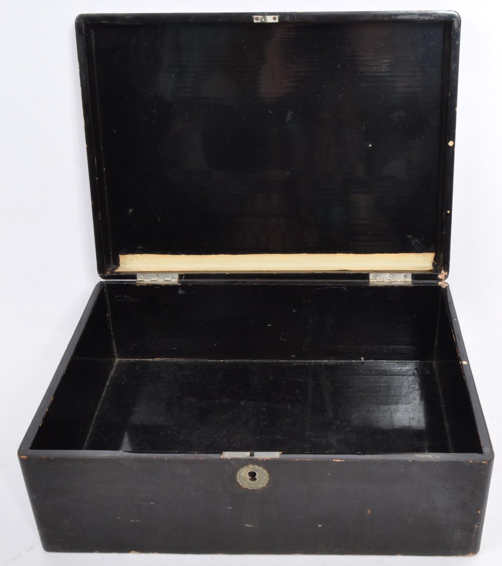 EARLY 20TH CENTURY JAPANESE GILT LACQUERED JEWELLERY BOX - Image 2 of 4