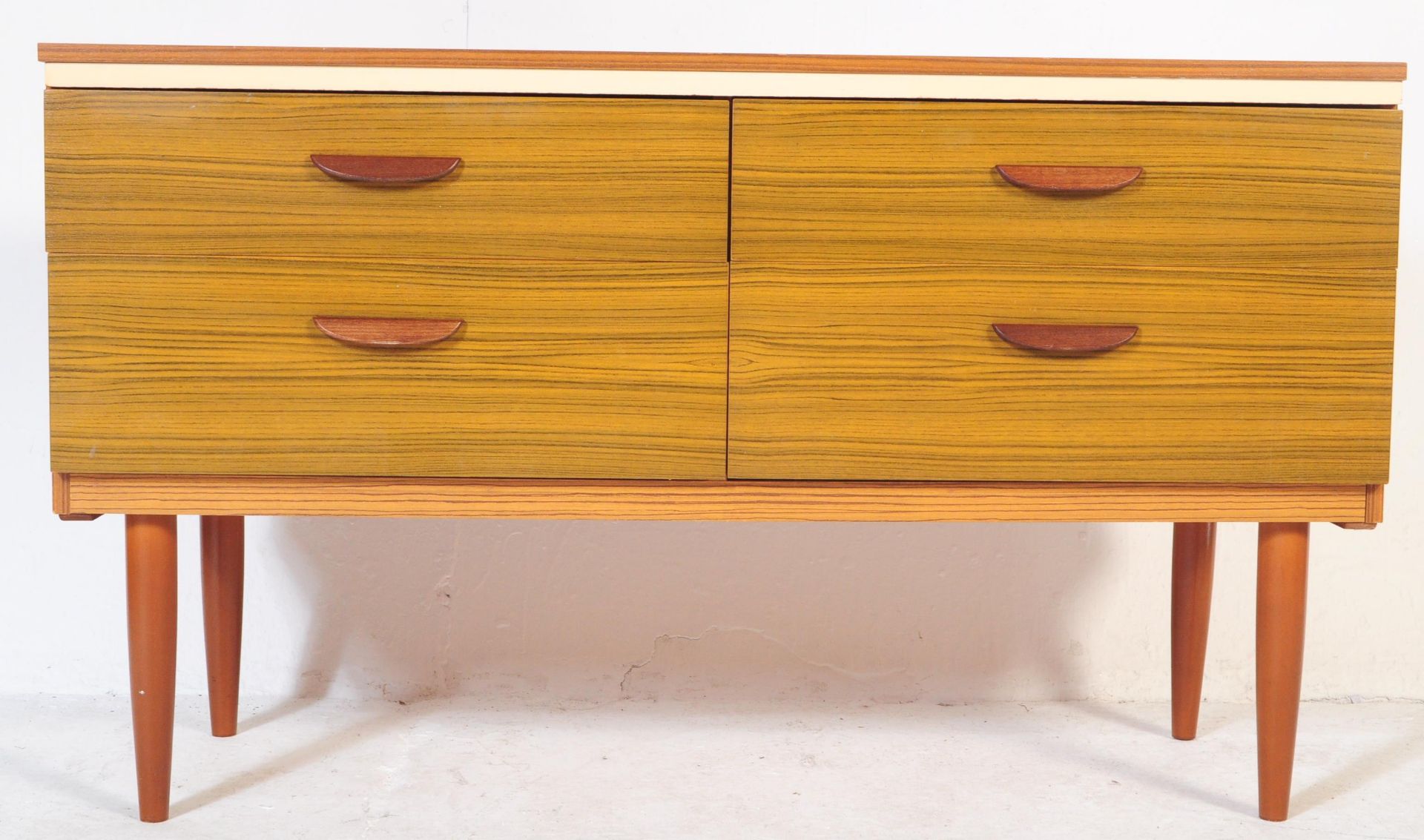 RETRO MID CENTURY 1960S FORMICA SIDEBOARD - Image 3 of 5