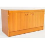 BRITISH MODERN DESIGN - TEAK WOOD LOW SIDEBOARD CREDENZA