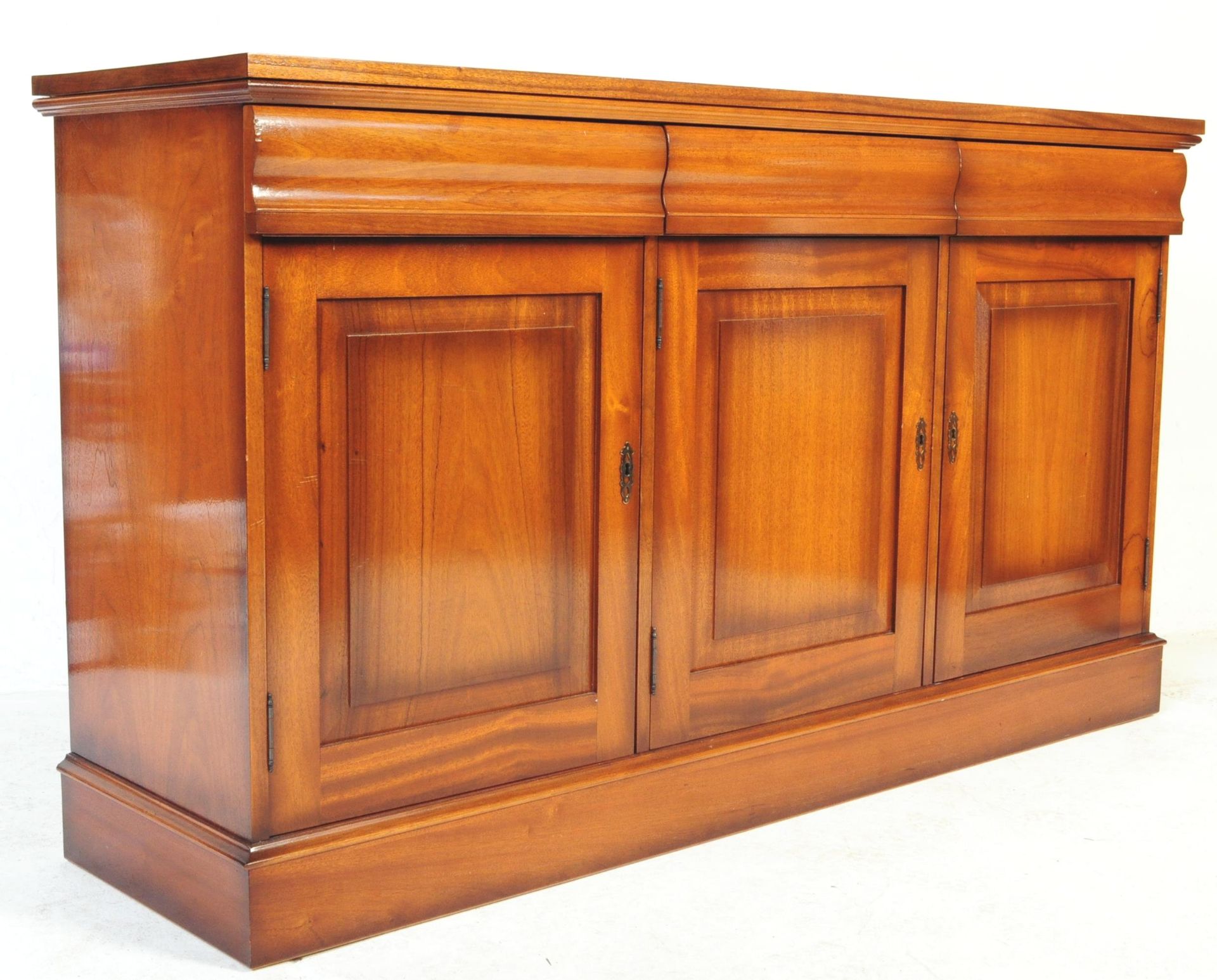 VINTAGE 20TH CENTURY REGENCY REVIVAL SIDEBOARD CREDENZA