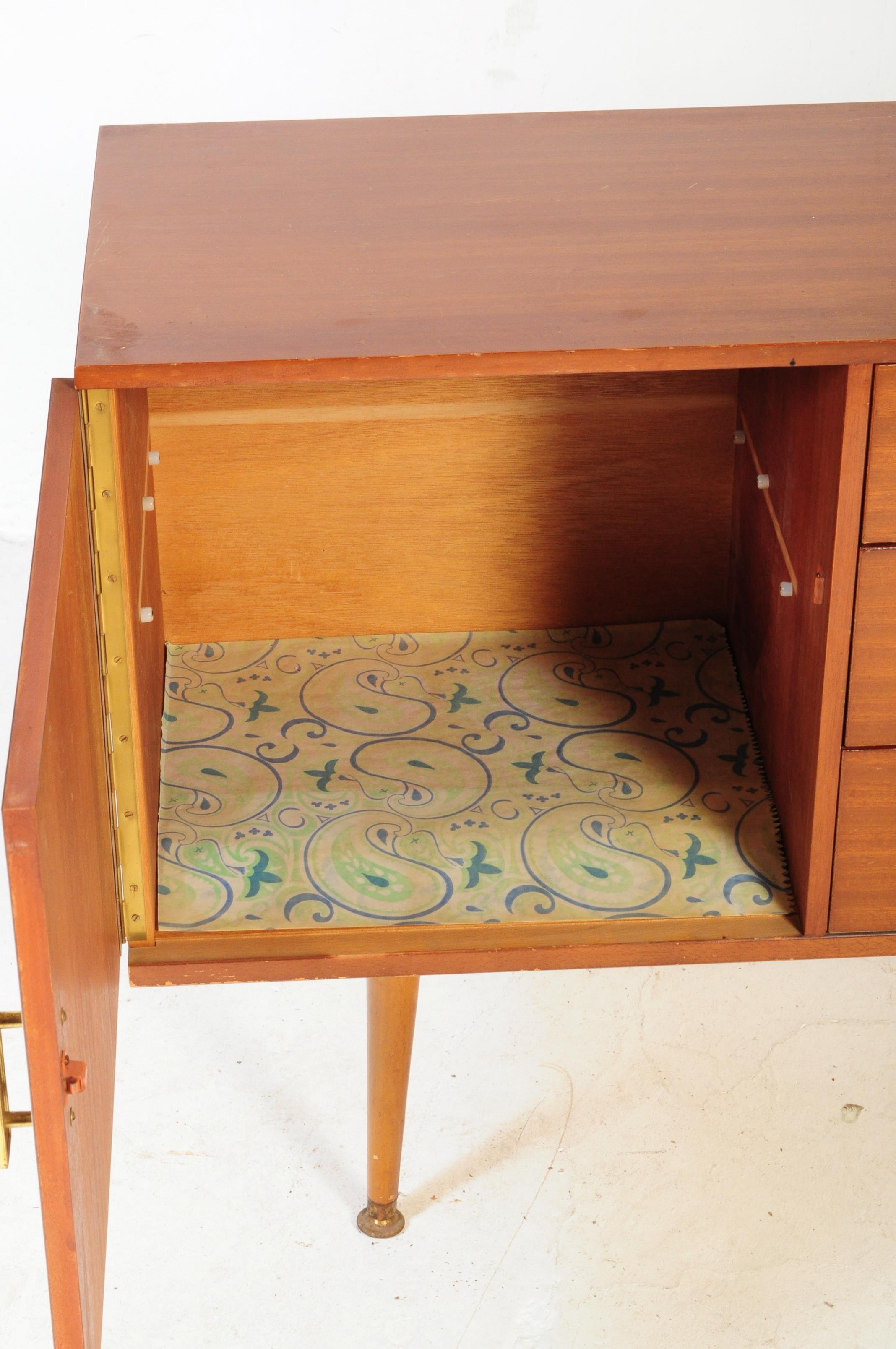 A RETRO VINTAGE 1970 WOODEN SIDEBOARD WITH FORMICA COVERED DOORS - Image 3 of 5