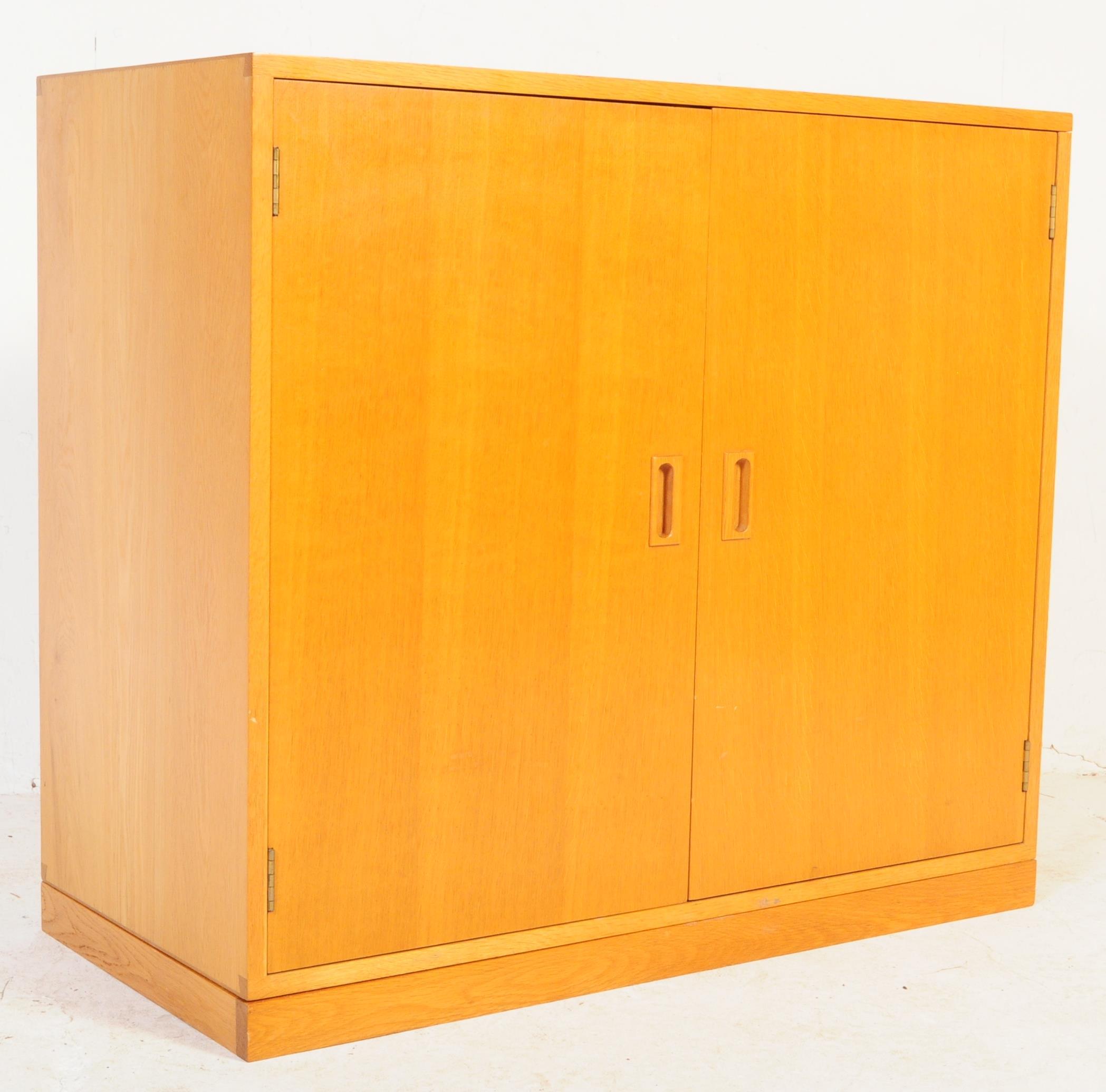 RETRO VINTAGE MID CENTURY TEAK LOW CABINET SIDEBOARD UNIT