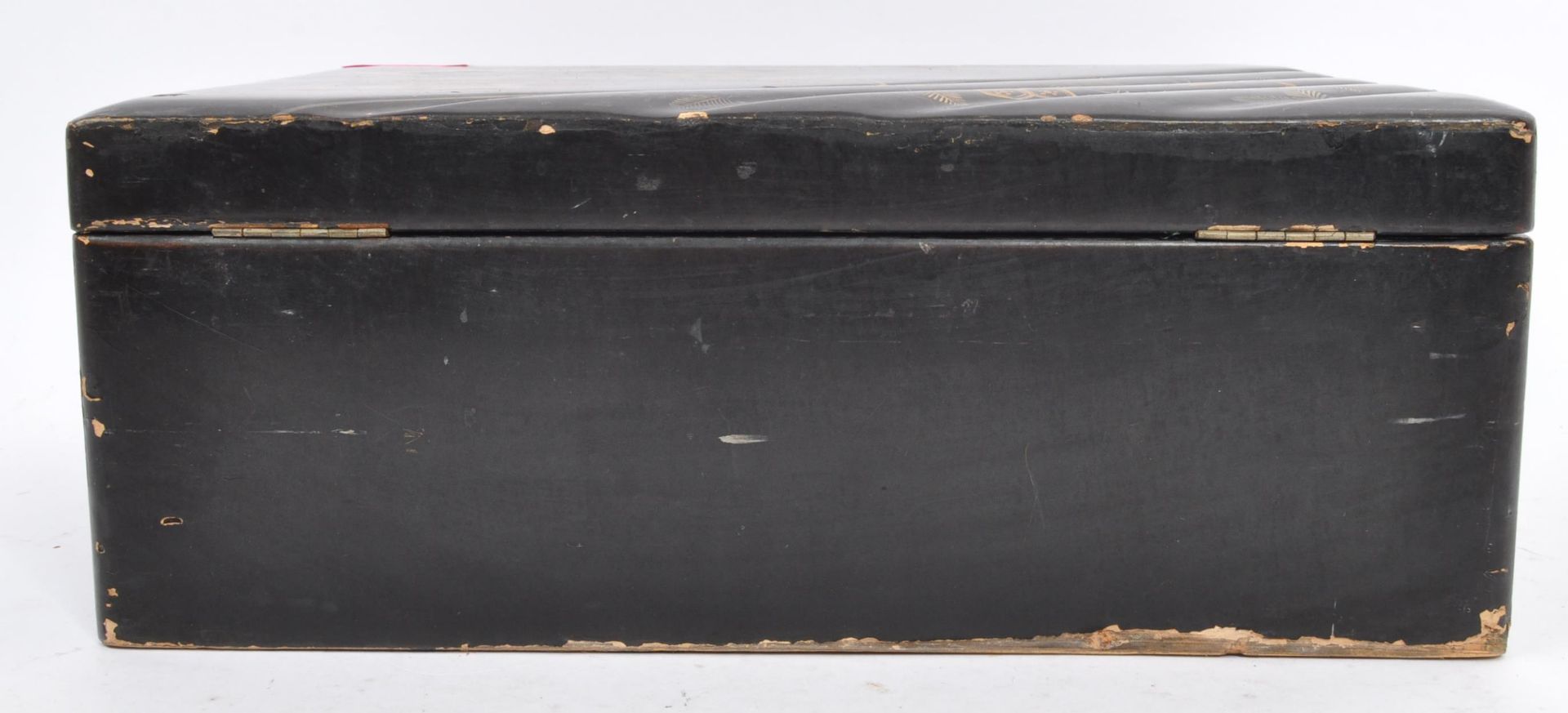 EARLY 20TH CENTURY JAPANESE GILT LACQUERED JEWELLERY BOX - Image 3 of 4