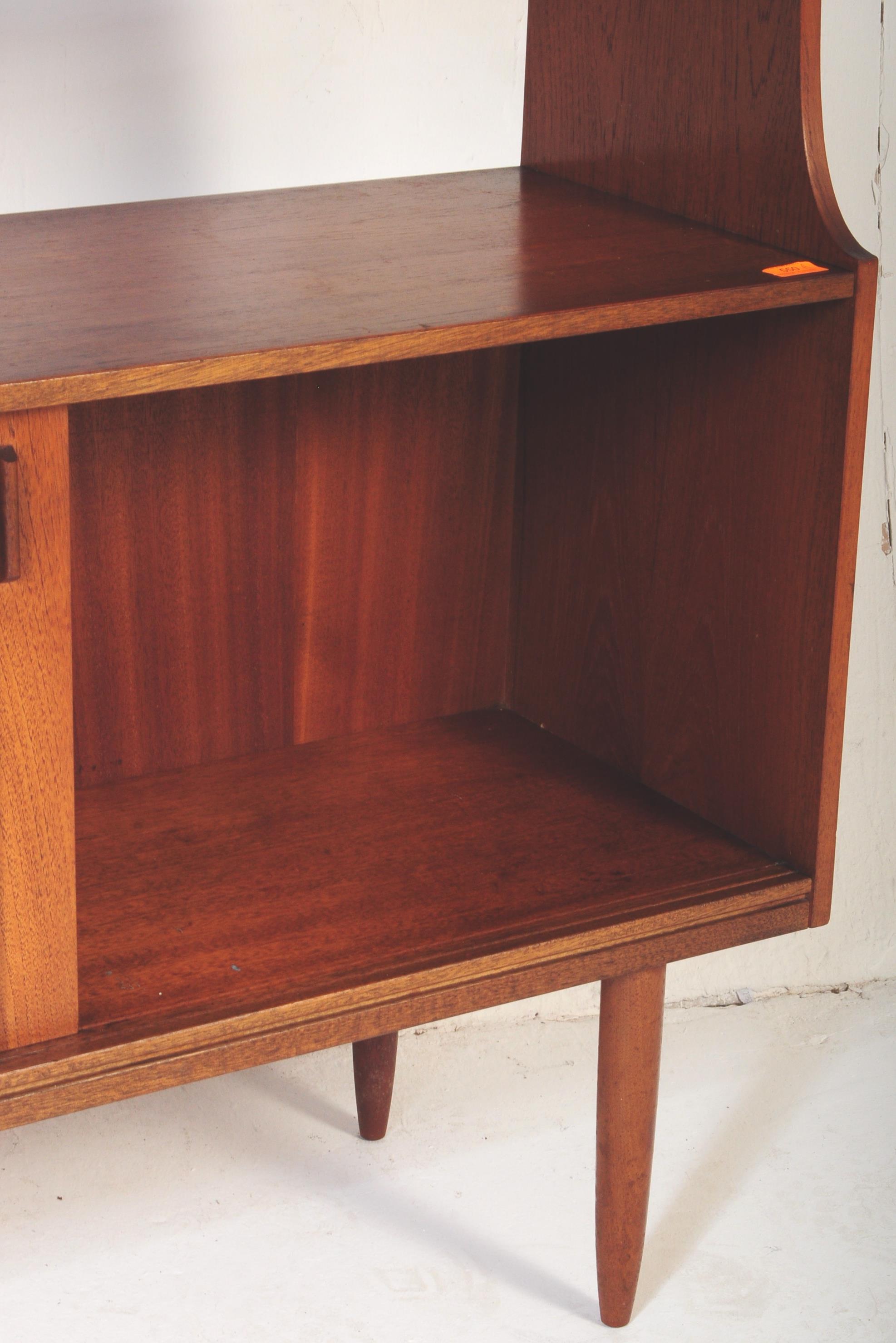 RETRO VINTAGE MID 20TH CENTURY TEAK SIDEBOARD / WALL UNIT - Image 4 of 5