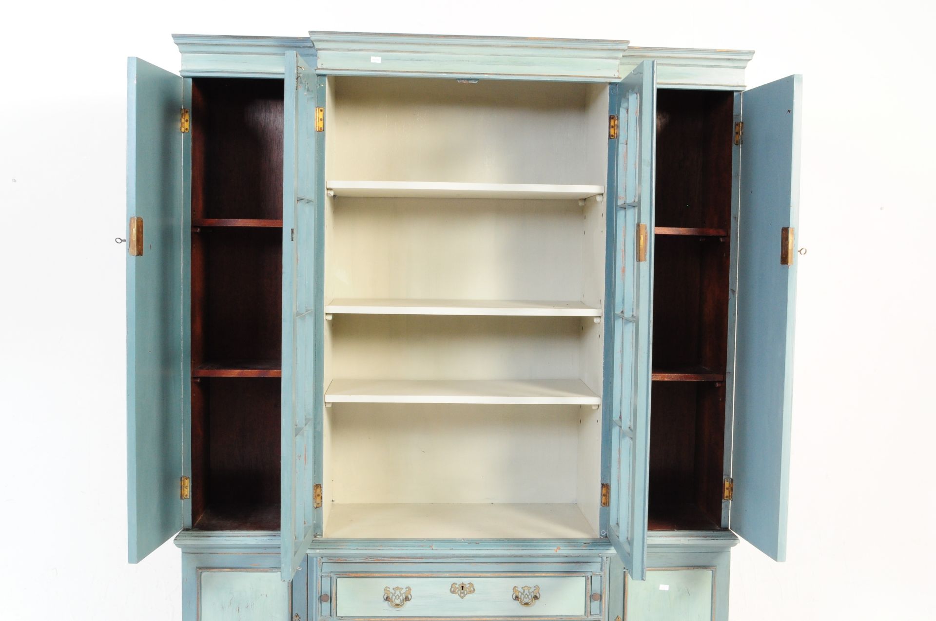 20TH CENTURY PAINTED BREAKFRONT BOOKCASE CABINET - Image 3 of 7